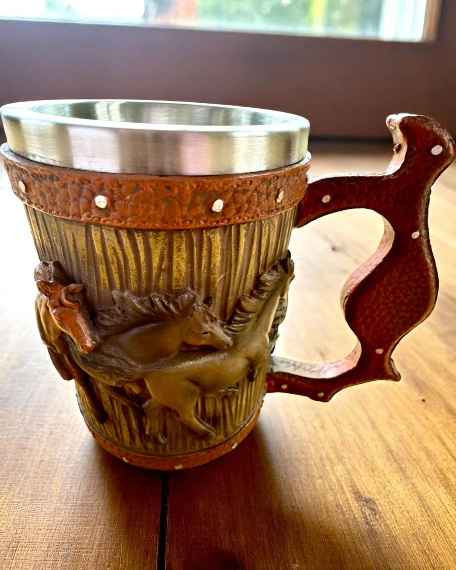 Mugg med Hästmotiv, 330 ml, möjlighet till personlig gravyr som present