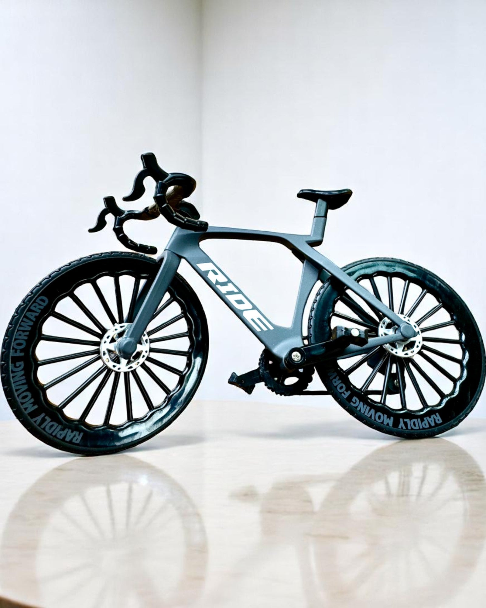 "Speedster" – samlarmodell med graveringsalternativ, 2 varianter att välja mellan