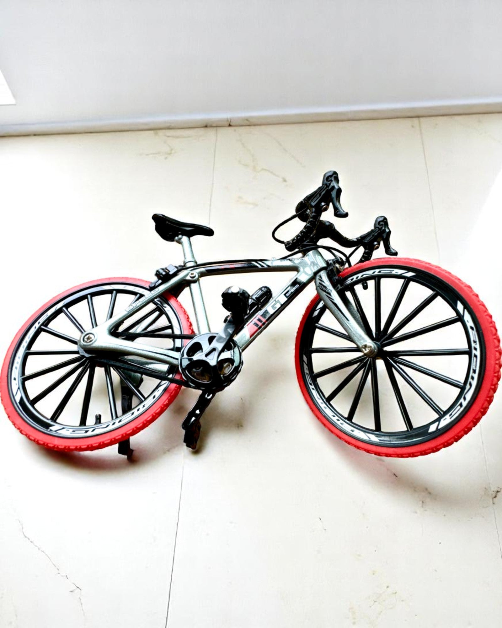 "Speedster" – samlarmodell med graveringsalternativ, 2 varianter att välja mellan