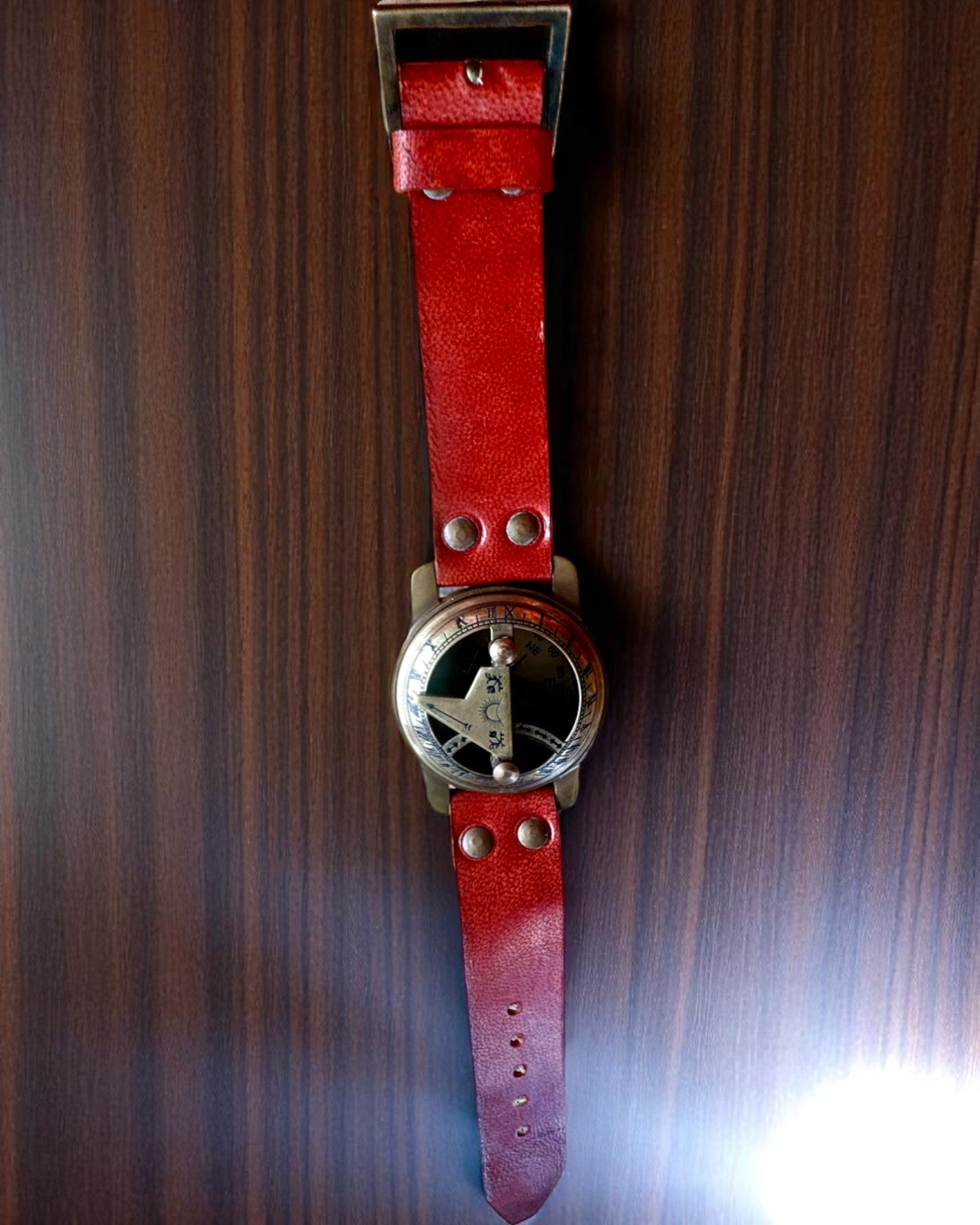 Solur med kompass - Handgjord, autentiskt hantverk, möjlighet till gravyr