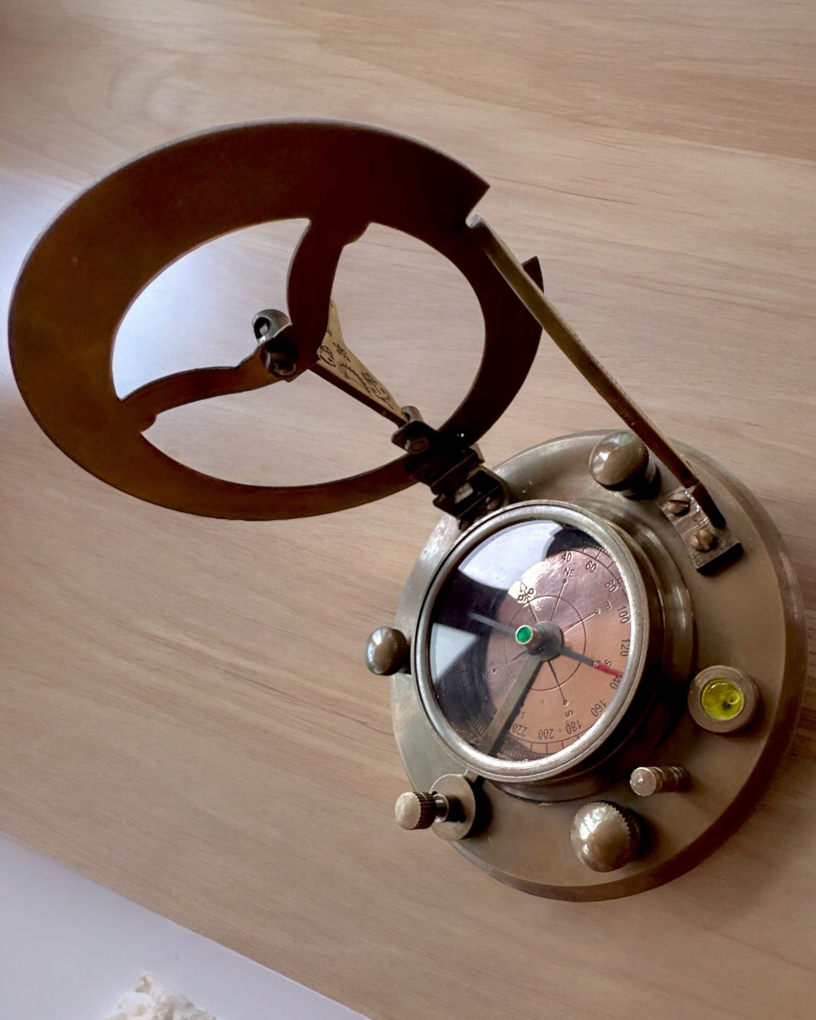 Kaptenens kompass "Odkrywca 2" - möjlighet till personlig gravyr som present, 2 färgvarianter att välja mellan