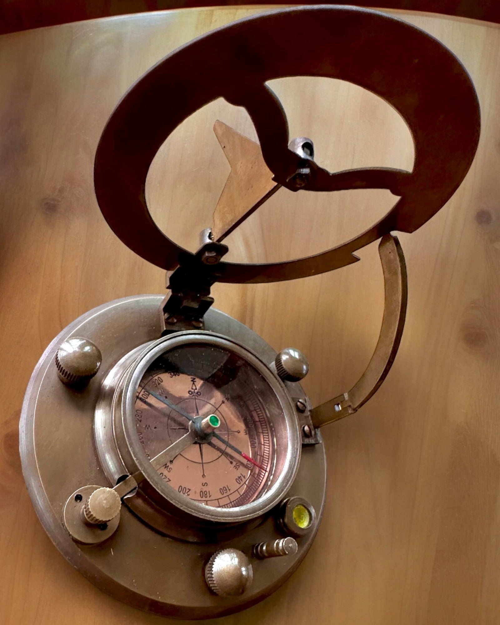 Kaptenens kompass "Odkrywca 2" - möjlighet till personlig gravyr som present, 2 färgvarianter att välja mellan