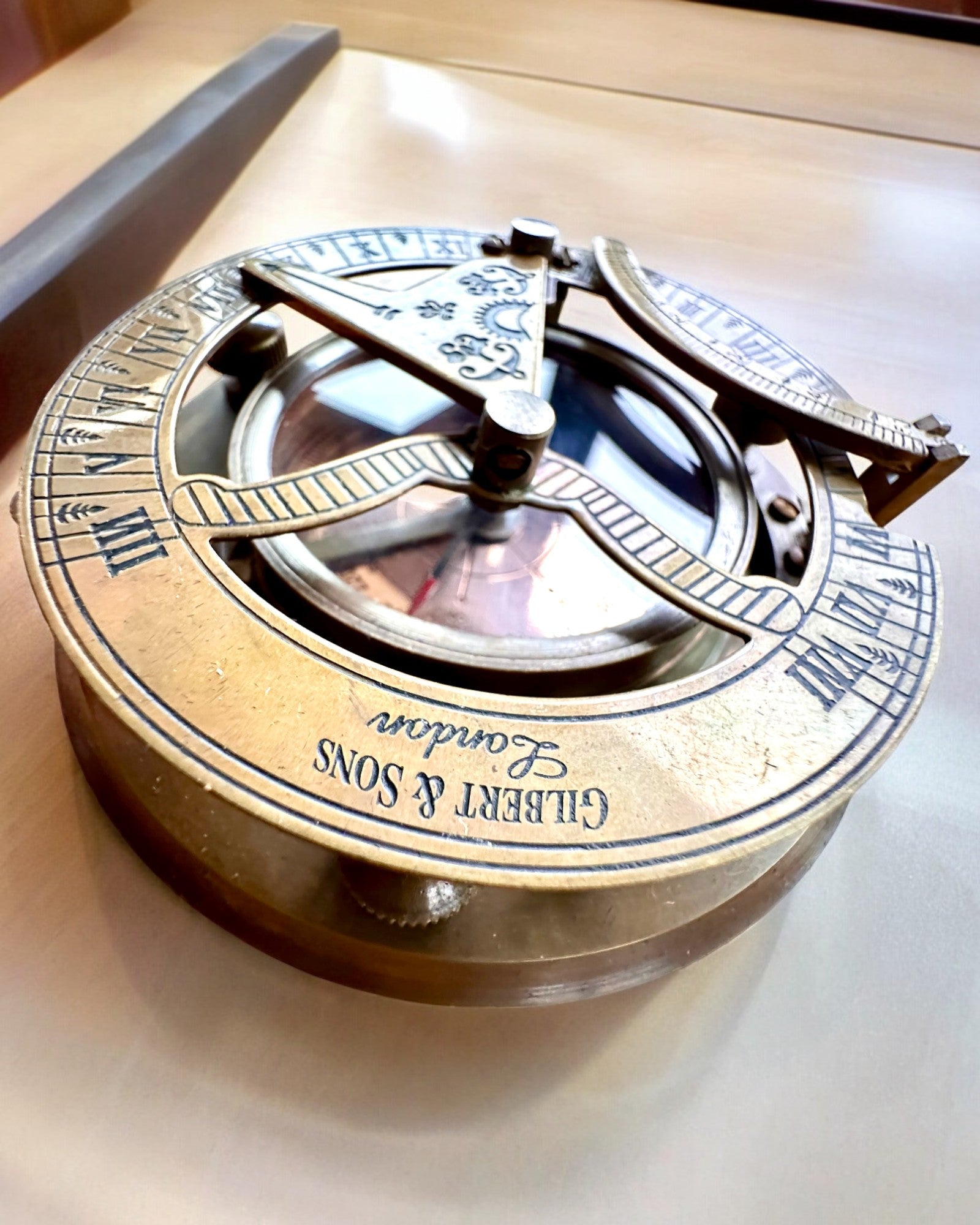 Kaptenens kompass "Odkrywca 2" - möjlighet till personlig gravyr som present, 2 färgvarianter att välja mellan