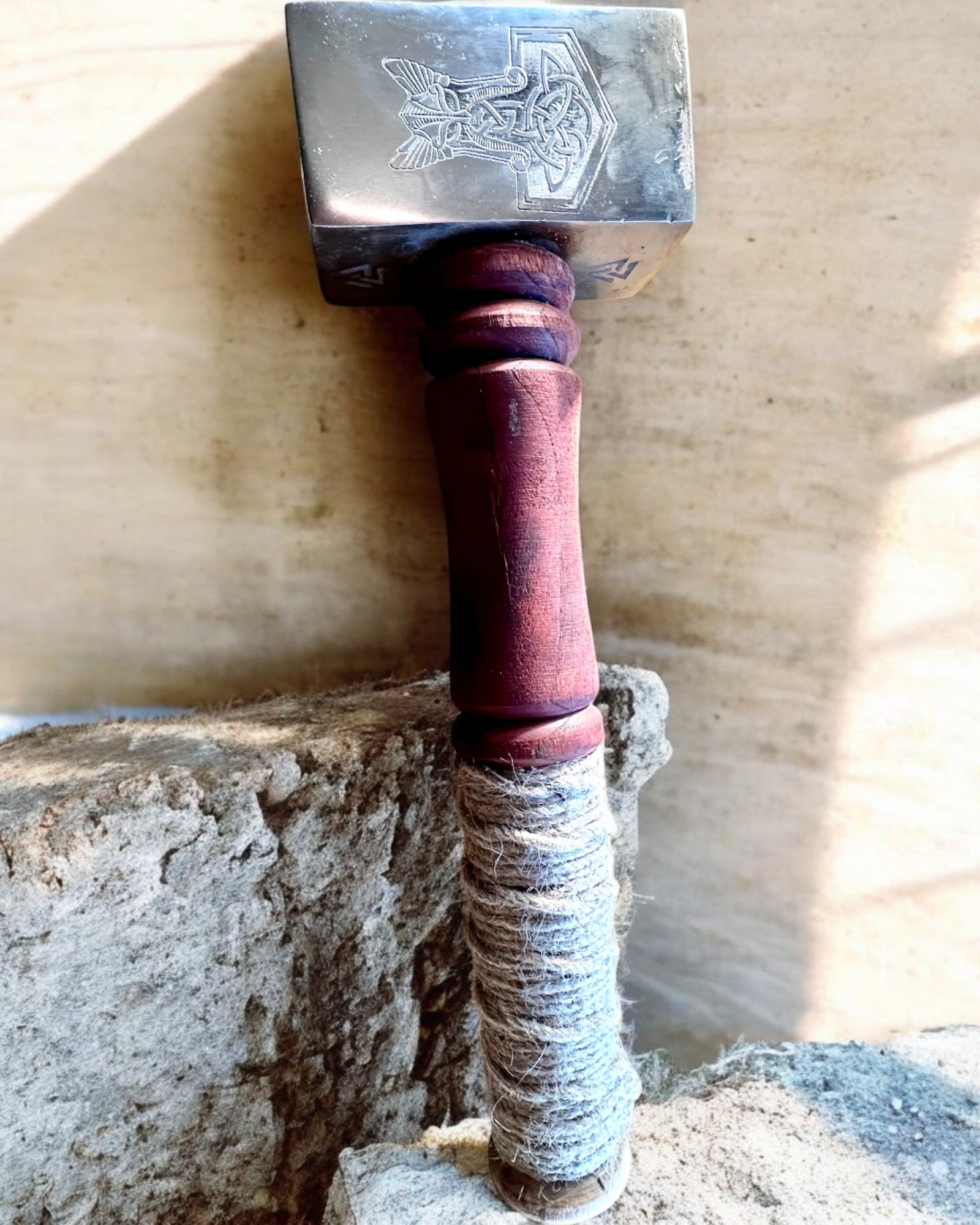 Skalders Mjölnir-hammare – 33 cm, Handsmidd Vikingahammare med Graveringsalternativ