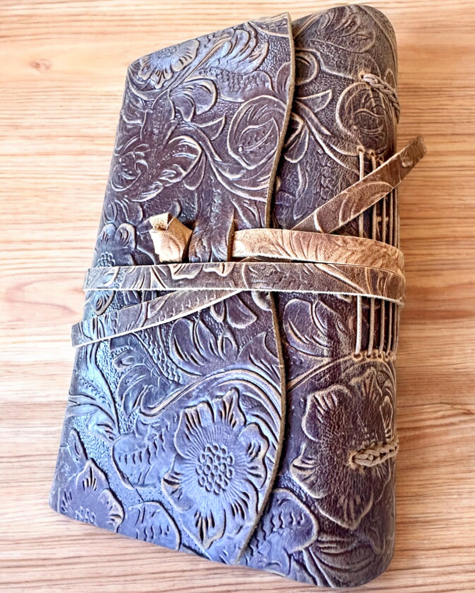 Premium Läderanteckningsbok "Naturens Elegans" - 200 sidor, 120g, anteckningsbok, skissbok, 2 färger att välja mellan, personlig gravyr