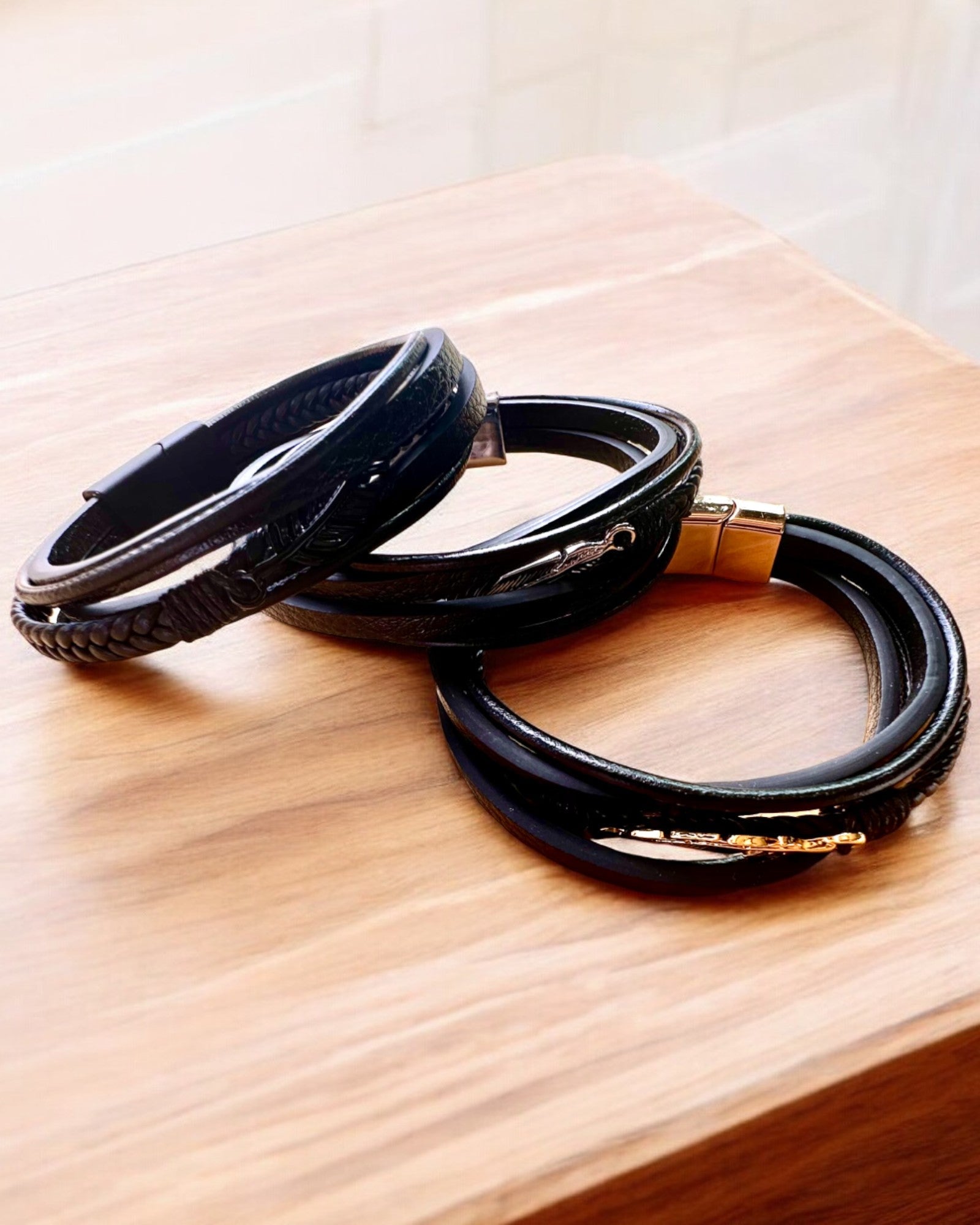 Armband "Orzeł" med graveringsalternativ, 3 färgvarianter