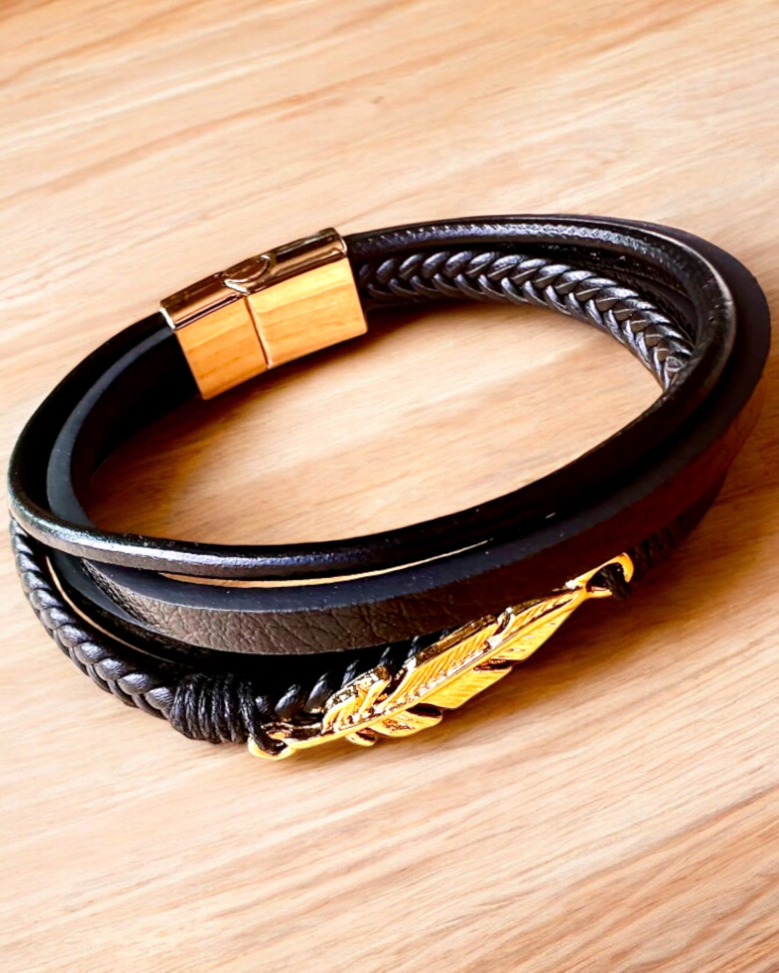 Armband "Orzeł" med graveringsalternativ, 3 färgvarianter
