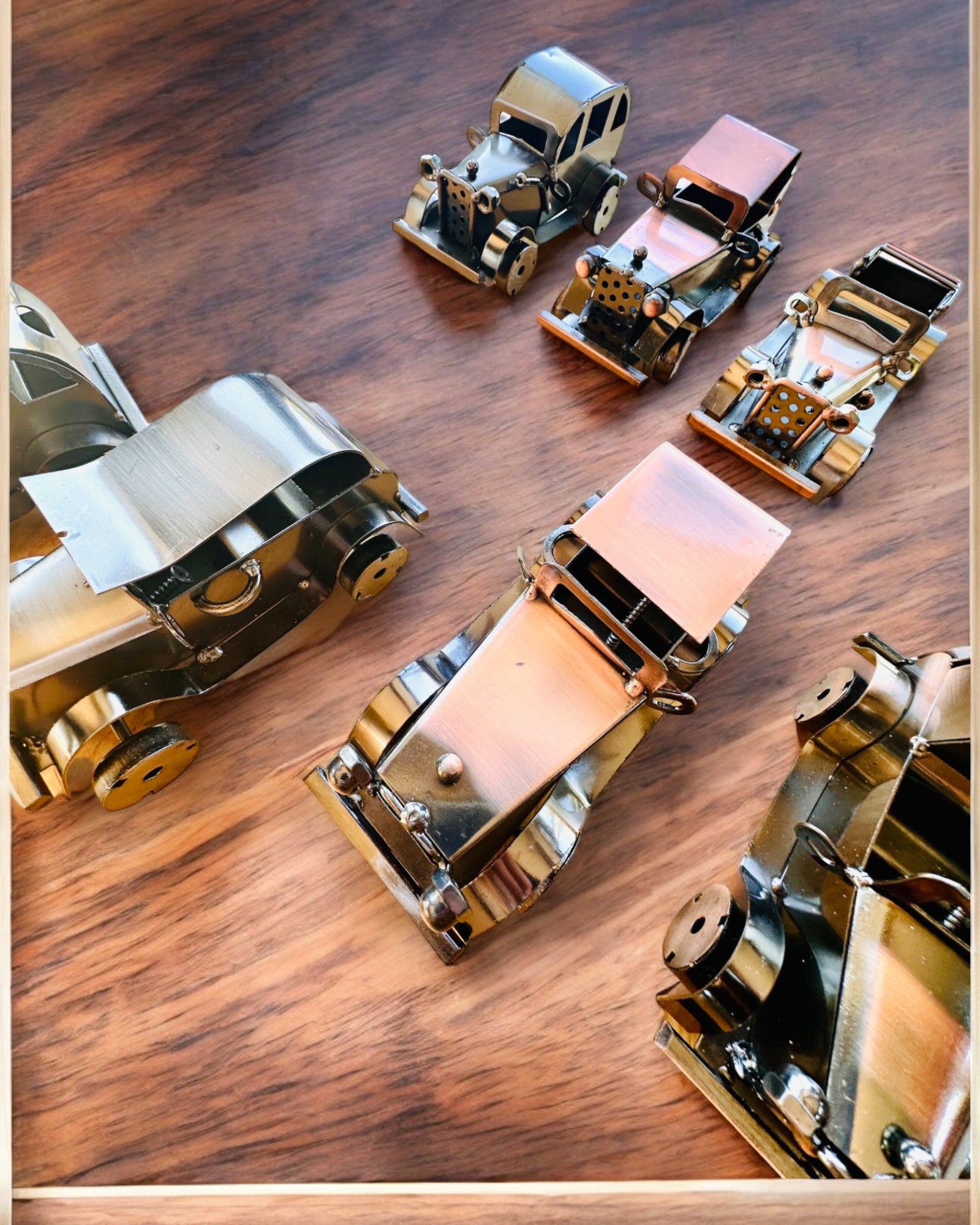 Retro klassisk bil, bil, av järn - Kollektion "Vintage Drive", bilmodell, personalisering med gravyr som present