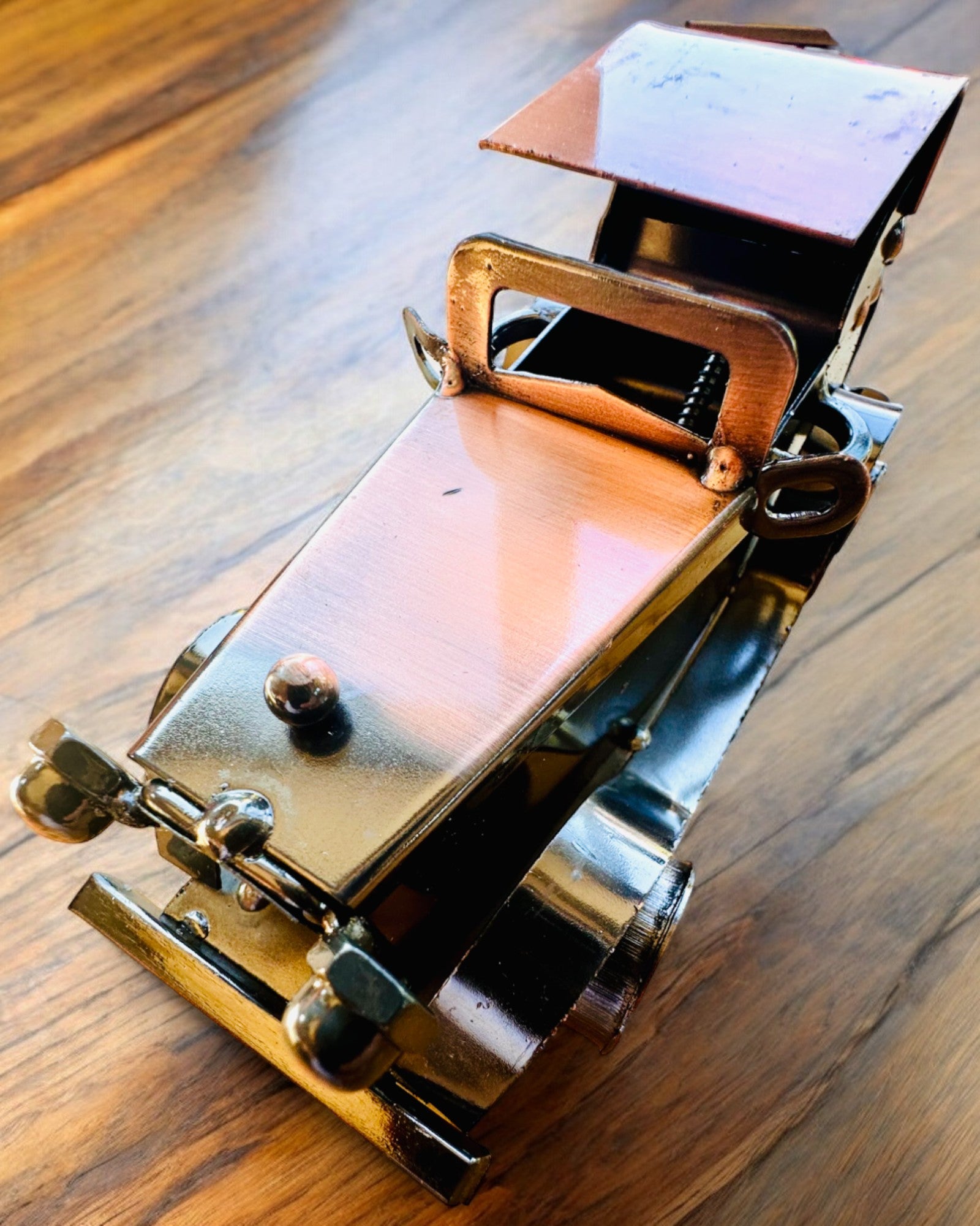 Retro klassisk bil, bil, av järn - Kollektion "Vintage Drive", bilmodell, personalisering med gravyr som present