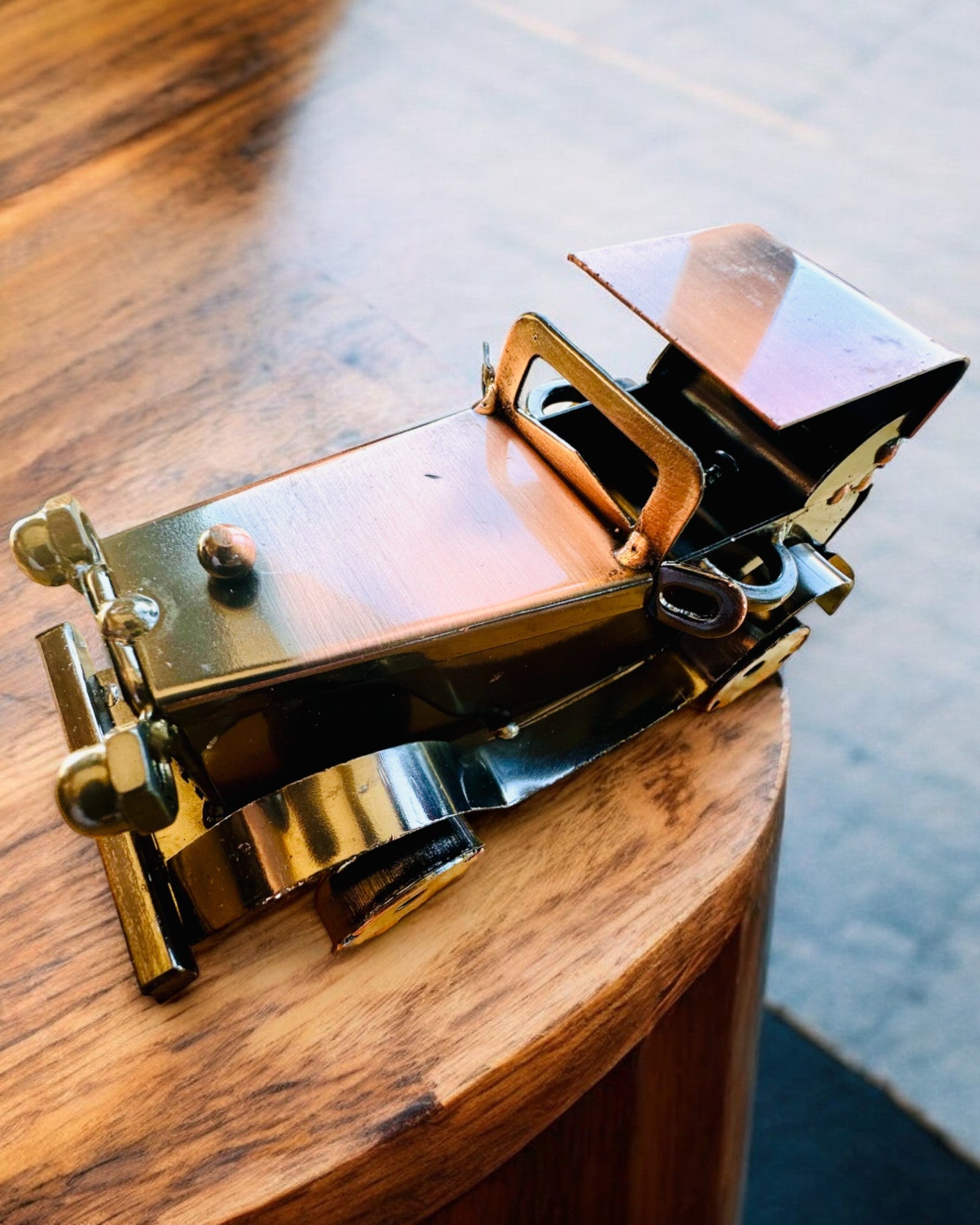 Retro klassisk bil, bil, av järn - Kollektion "Vintage Drive", bilmodell, personalisering med gravyr som present