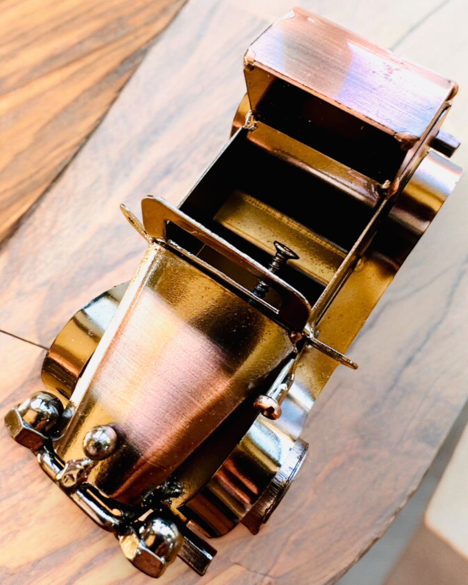 Retro klassisk bil, bil, av järn - Kollektion "Vintage Drive", bilmodell, personalisering med gravyr som present