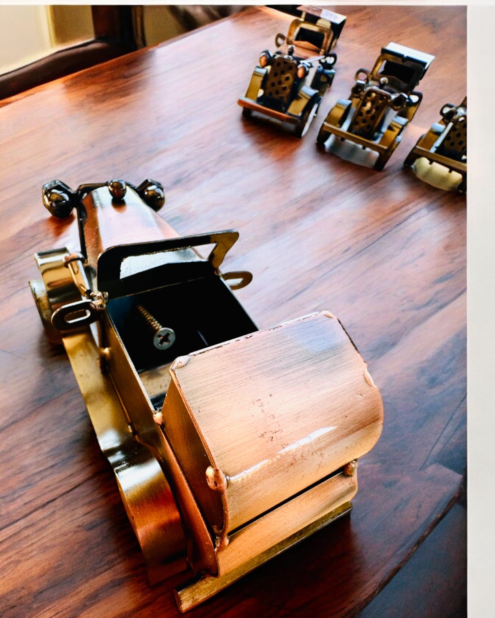 Retro klassisk bil, bil, av järn - Kollektion "Vintage Drive", bilmodell, personalisering med gravyr som present