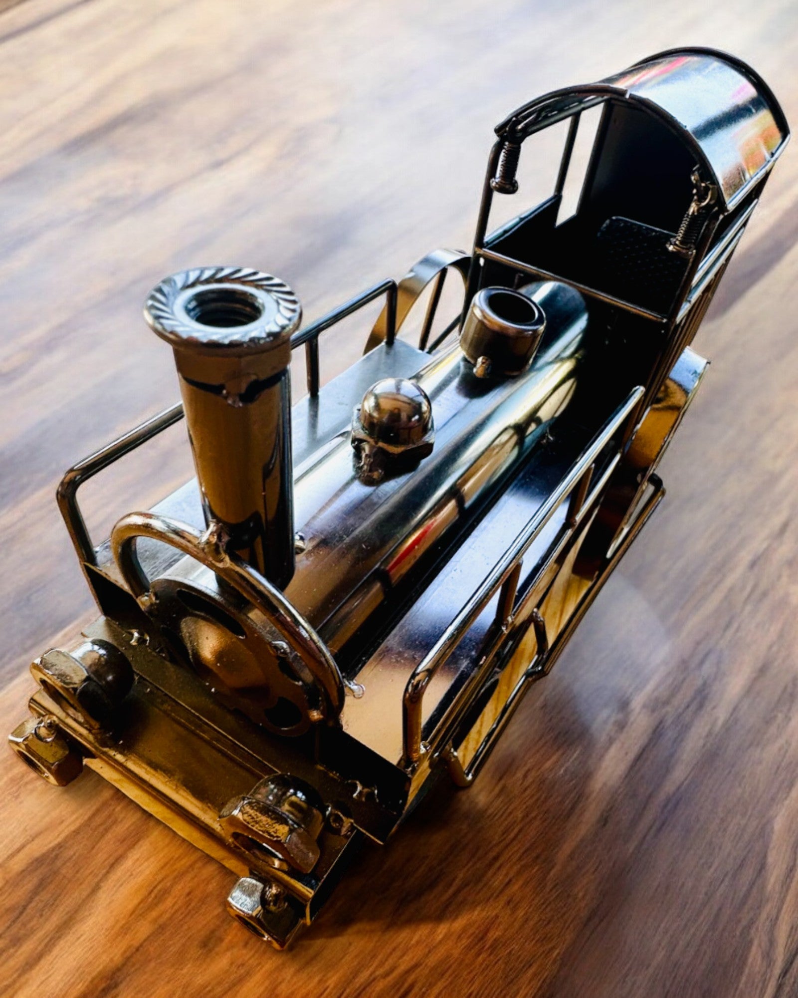 Lokomotyw av järn "Retro Express" – dekoration, modell, handgjord med möjlighet till gravyr som present