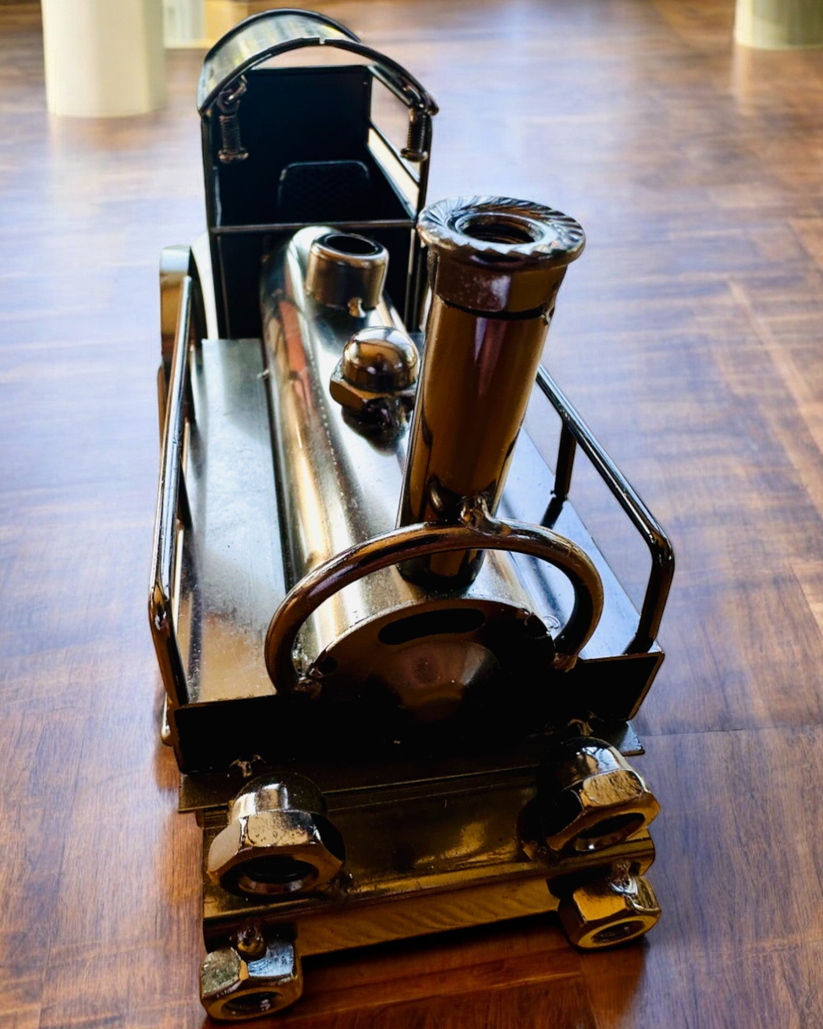 Lokomotyw av järn "Retro Express" – dekoration, modell, handgjord med möjlighet till gravyr som present