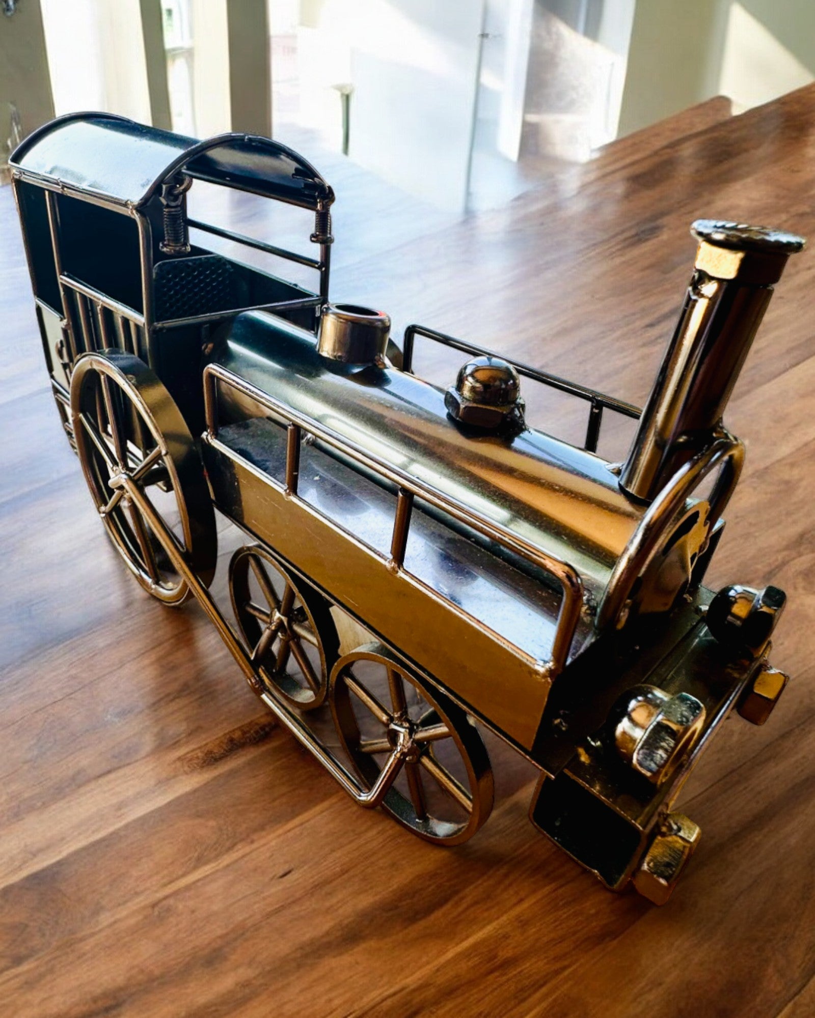 Lokomotyw av järn "Retro Express" – dekoration, modell, handgjord med möjlighet till gravyr som present