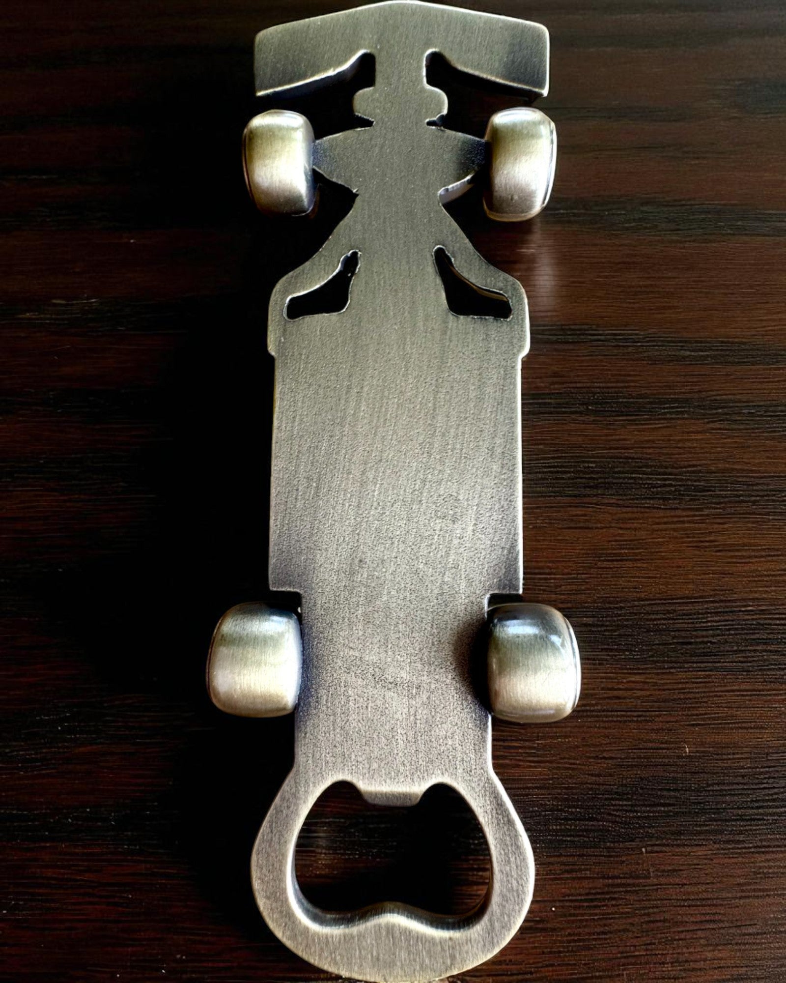 Flasköppnare Vintage Motoryzacja - 3 varianter, personalisering med gravyr som present