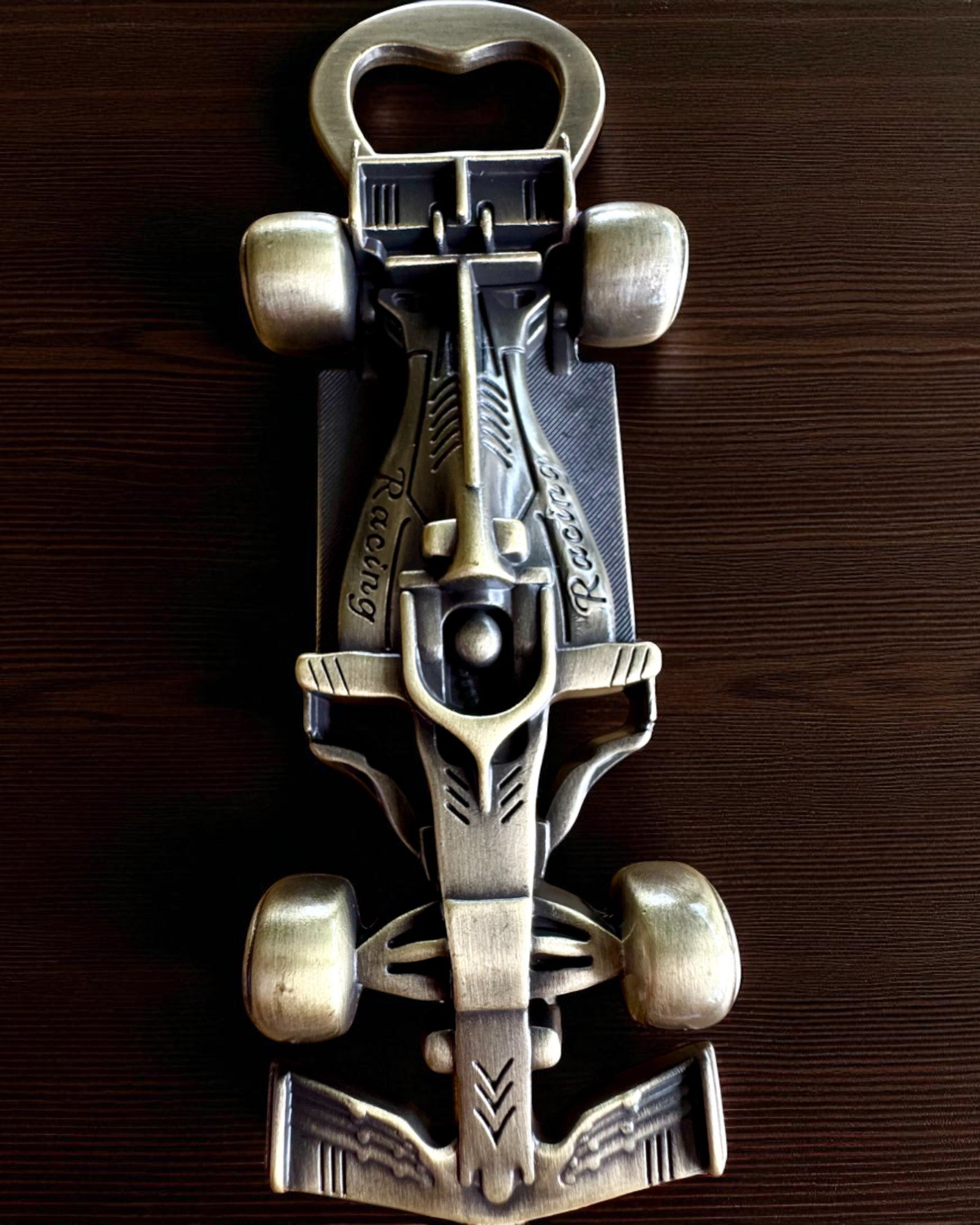 Flasköppnare Vintage Motoryzacja - 3 varianter, personalisering med gravyr som present