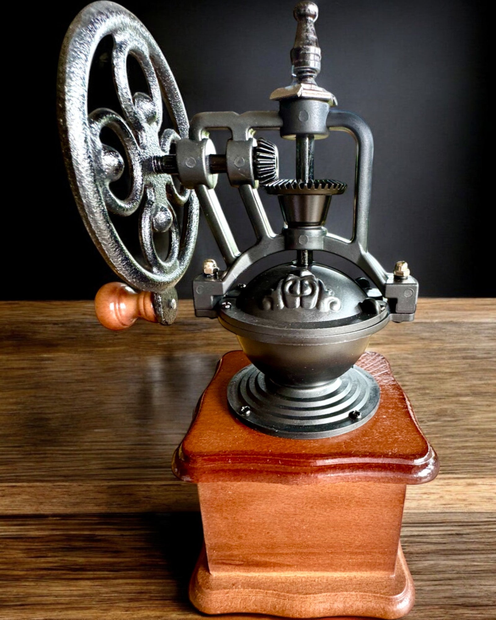 Retro kaffekvarn "Vintage Café" 27 cm hög, med möjlighet till personlig gravyr som present