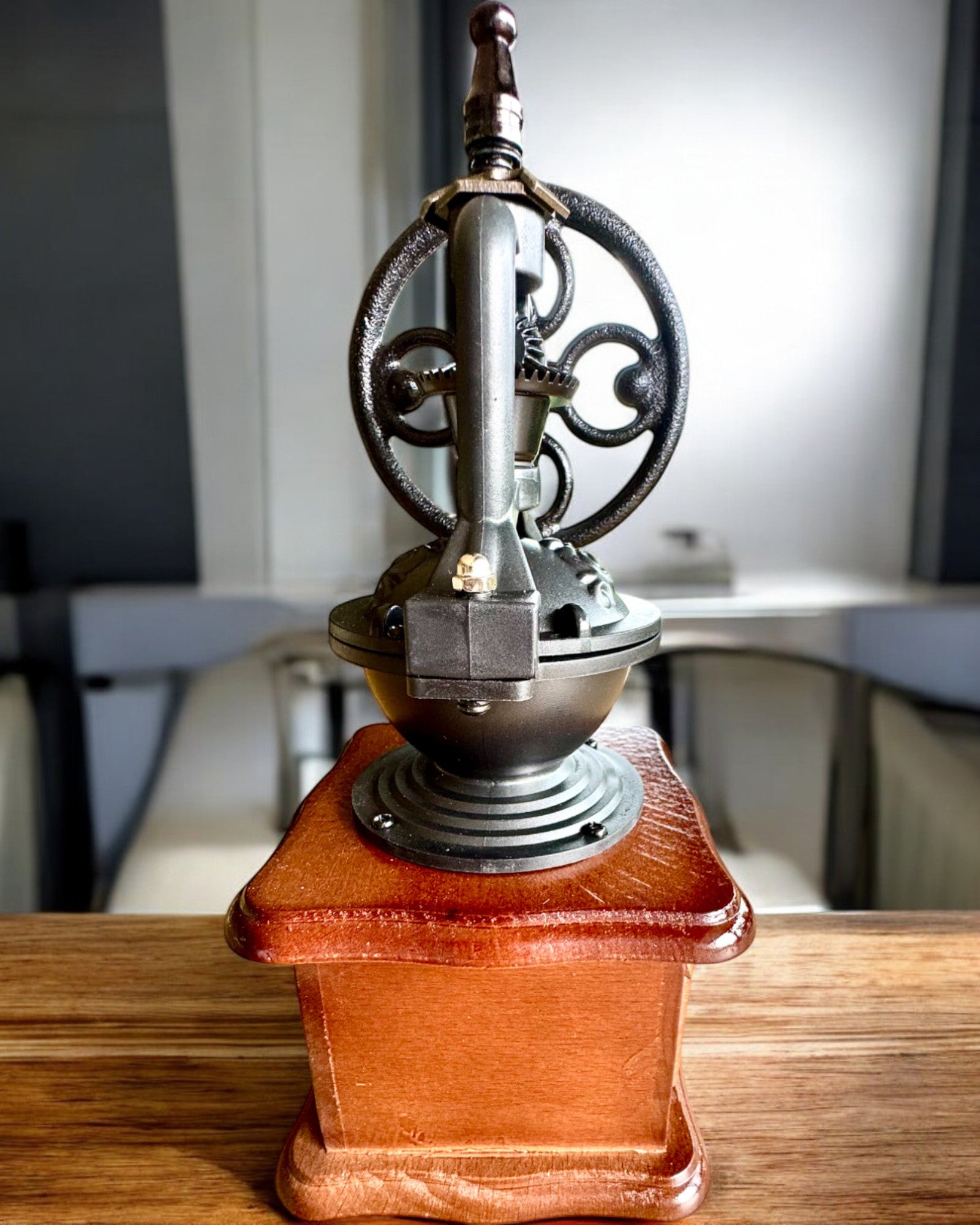 Retro kaffekvarn "Vintage Café" 27 cm hög, med möjlighet till personlig gravyr som present