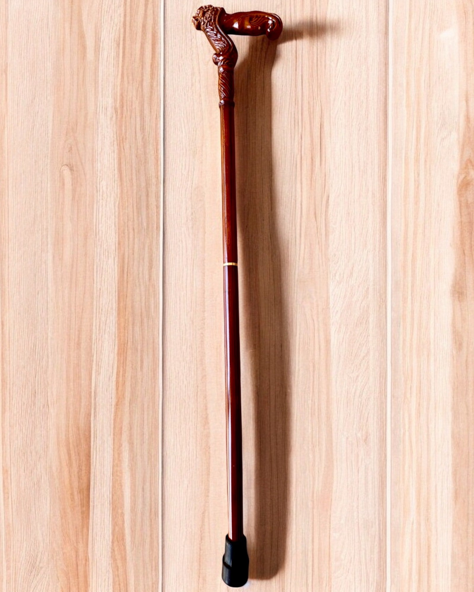 Promenadkäpp 'Käpp "Djungelkungen", trä, möjlighet till personlig gravyr'