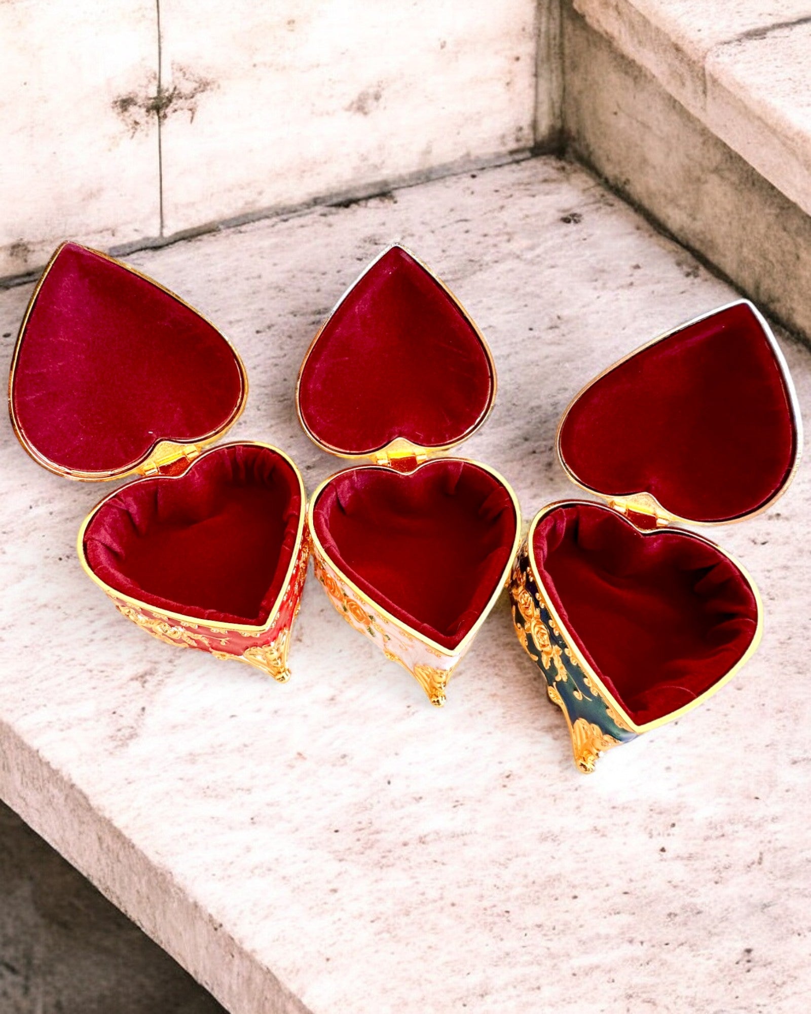 Smyckeskrin "Royal Elegance" - med gravyralternativ som present, 3 varianter att välja mellan