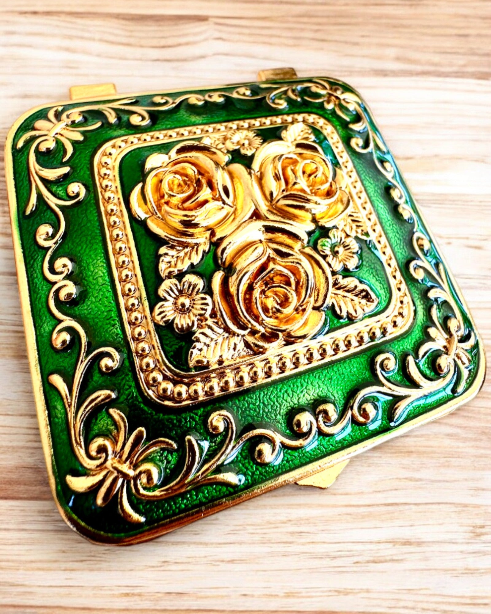 Skrin "Royal Elegance" med gravyralternativ som present