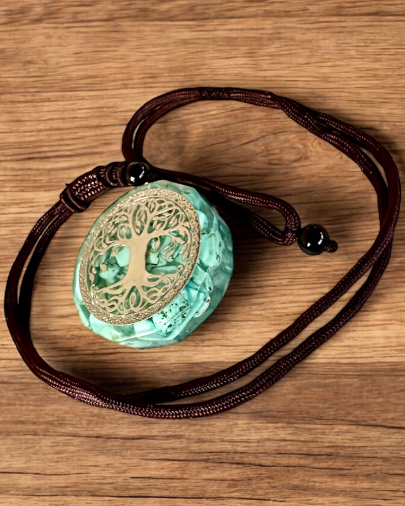 Amulett "Livets Träd" med turkos – Din personliga styrka, halsband som present, personalisering med gravyr