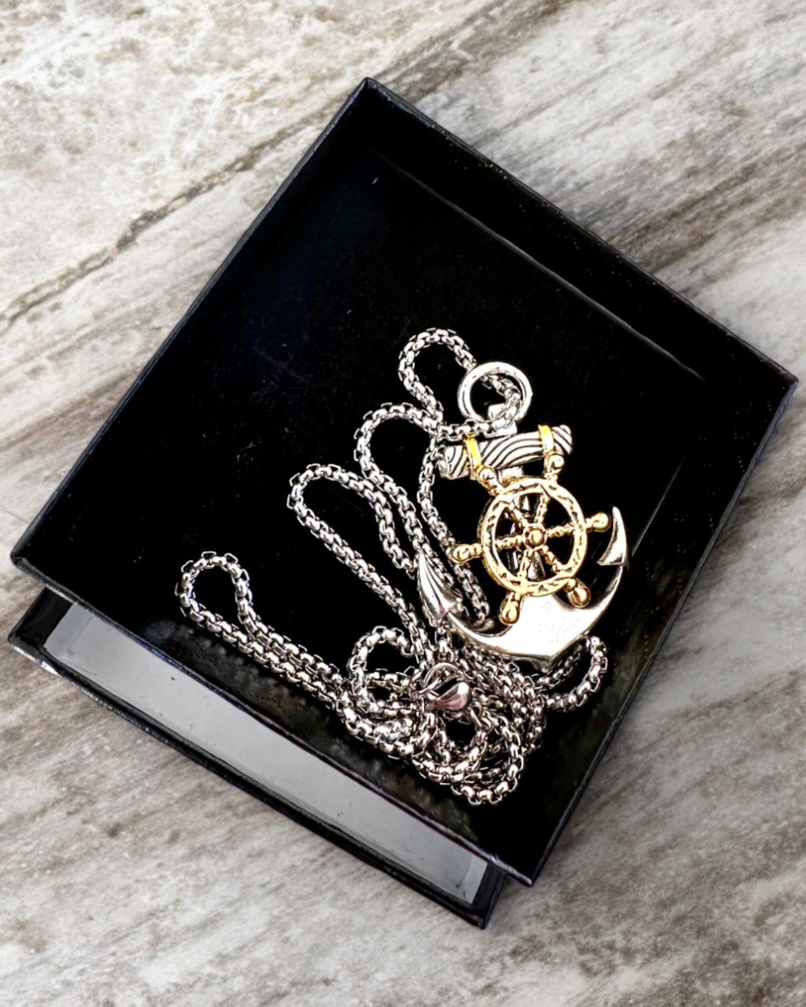 Amulett Sjöankare Kapten, halsband med möjlighet till gravyr som present