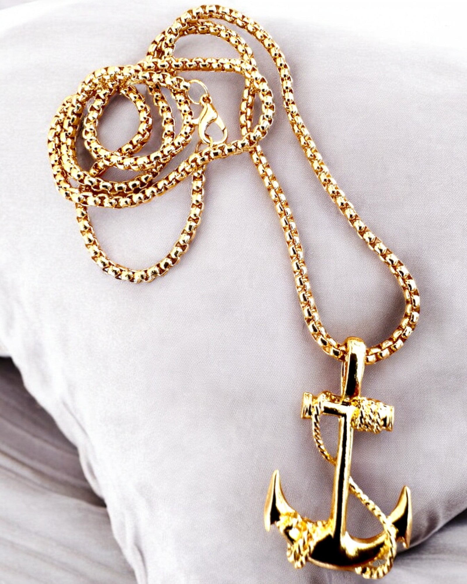 Bestämdhetens Ankare, Maritim Amulett, halsband, möjlighet till personlig gravyr som present, 3 varianter att välja mellan