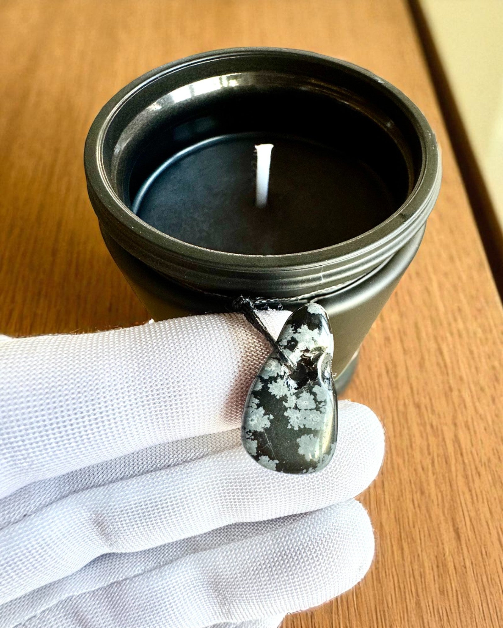 Intentionellt sojavaxljus Obsidians – självförtroende och inre styrka, 250 ml, möjlighet till anpassning som present