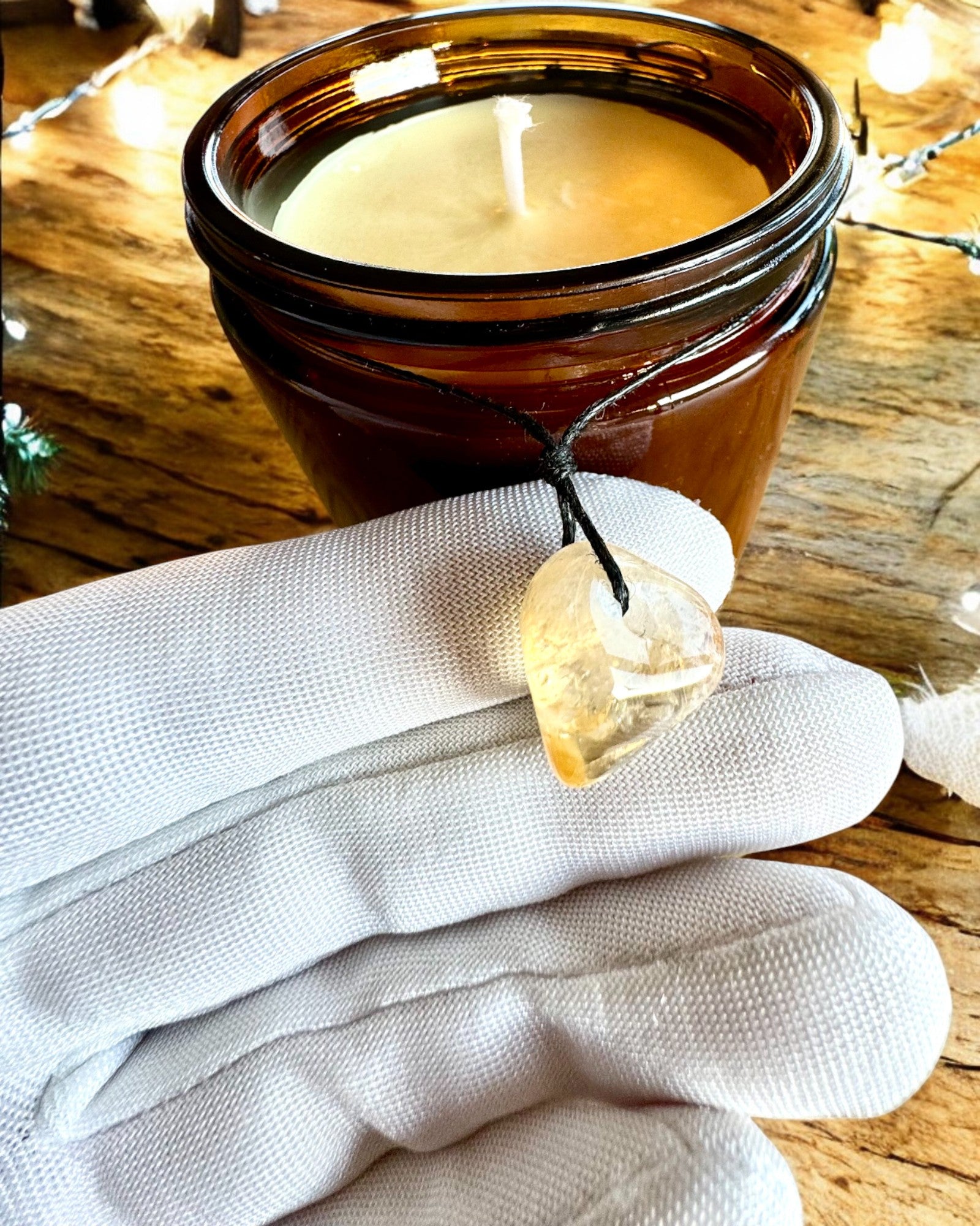 Intentionell sojavaxljus 250 ml med naturlig sten – välj din energi: Citrin eller Granat, personlig gravyr som present