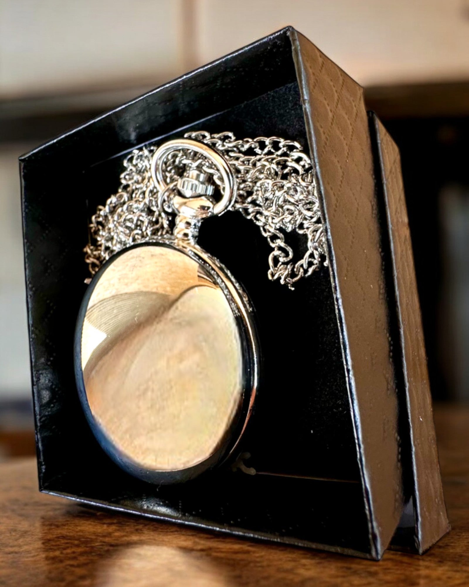 Elegant fickur "Czasowa Klasyka", silverfärgad, möjlighet till personlig gravyr som present