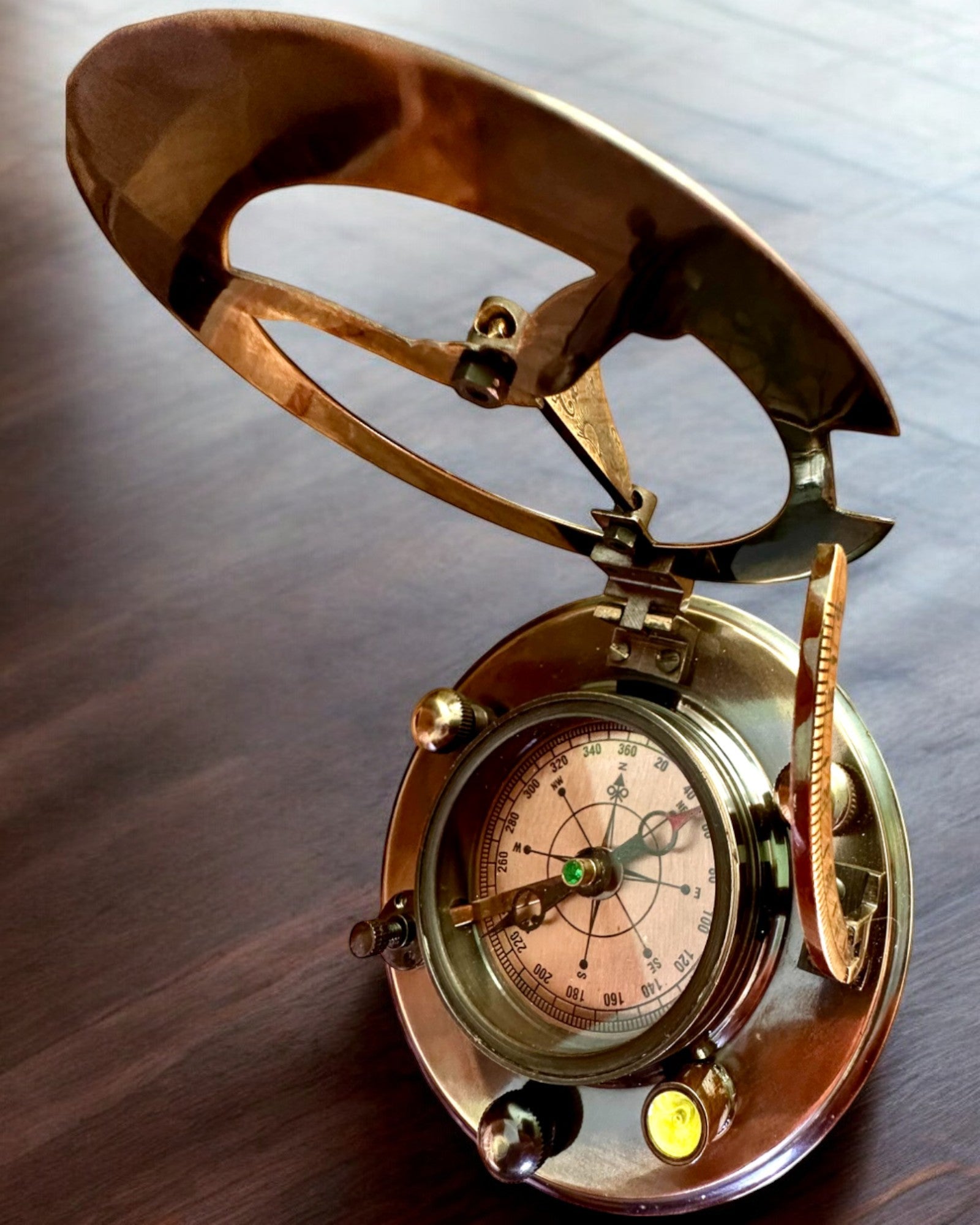 Kaptenens kompass "Odkrywca 2" - möjlighet till personlig gravyr som present, 2 färgvarianter att välja mellan