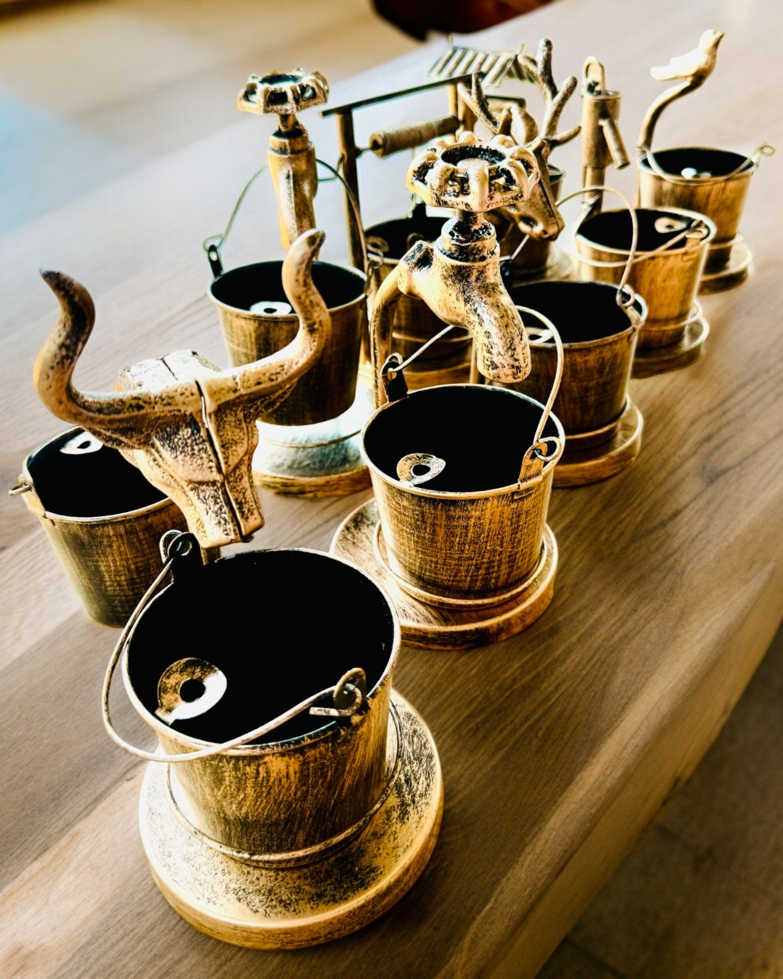 Stilfull Metallaskkopp "Rustic Charm" 19-23 cm hög, 8 varianter att välja mellan, gravyr på begäran