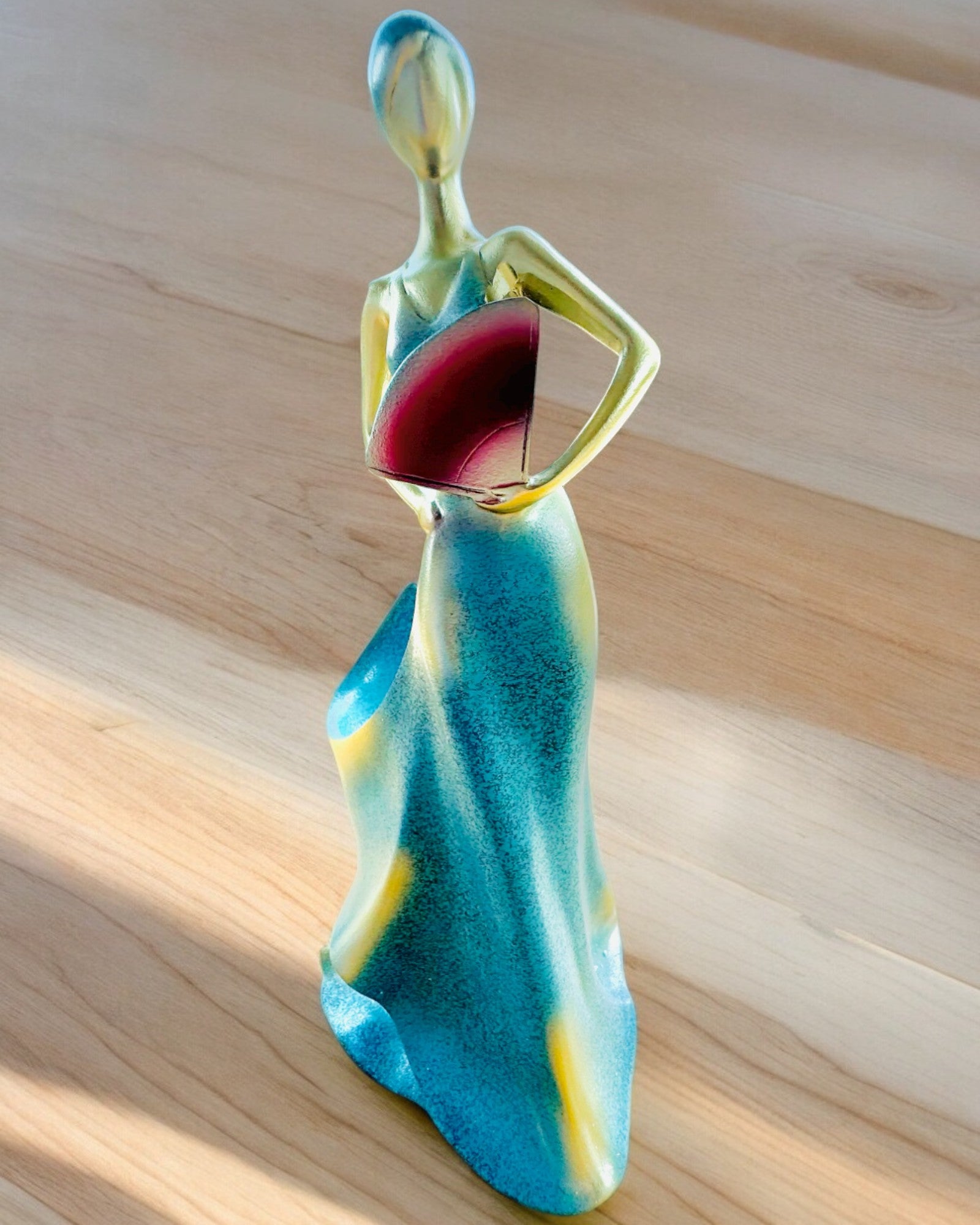 Elegant Flaskhållare - Damstaty - personlig gravyr, 2 varianter att välja mellan