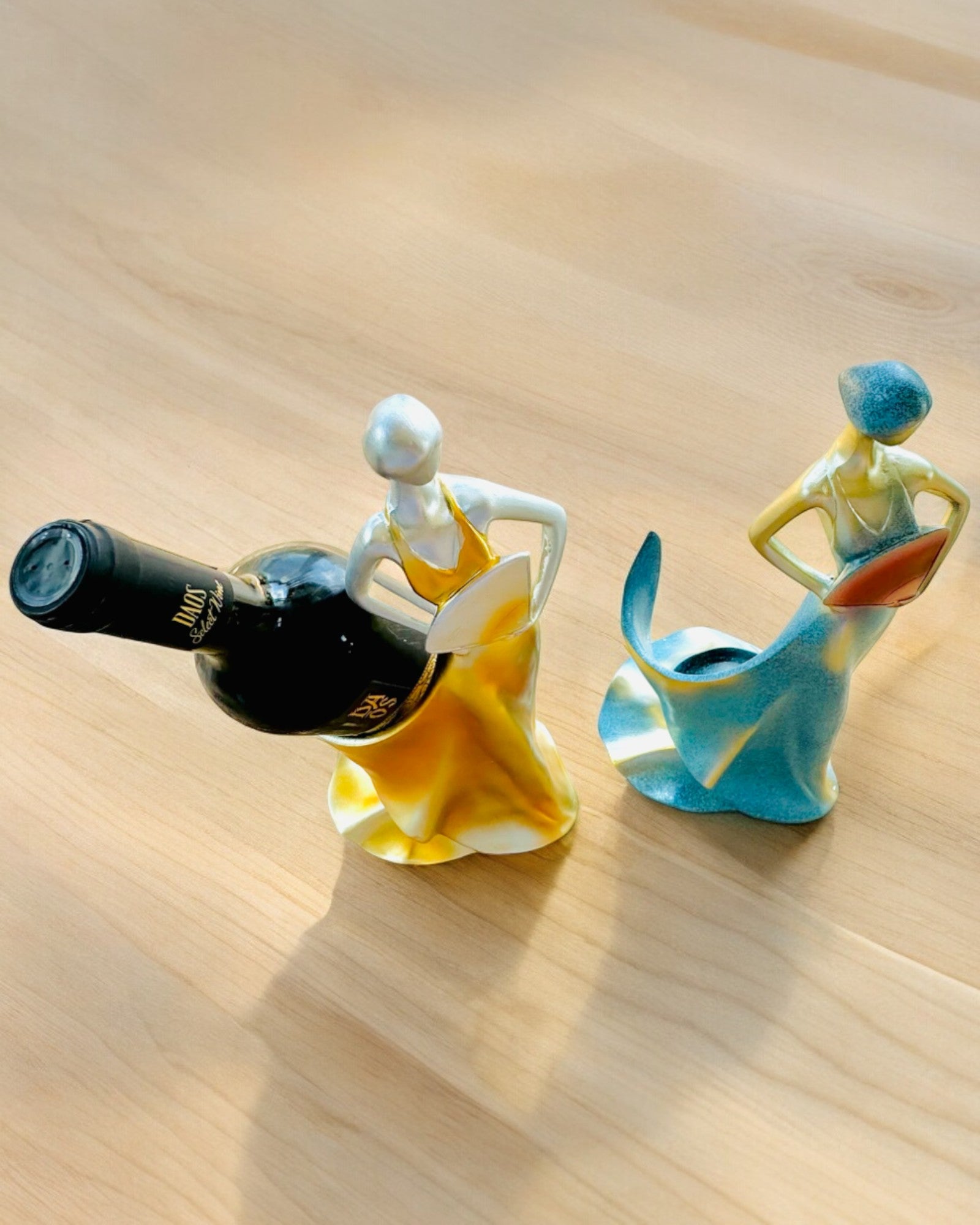 Elegant Flaskhållare - Damstaty - personlig gravyr, 2 varianter att välja mellan