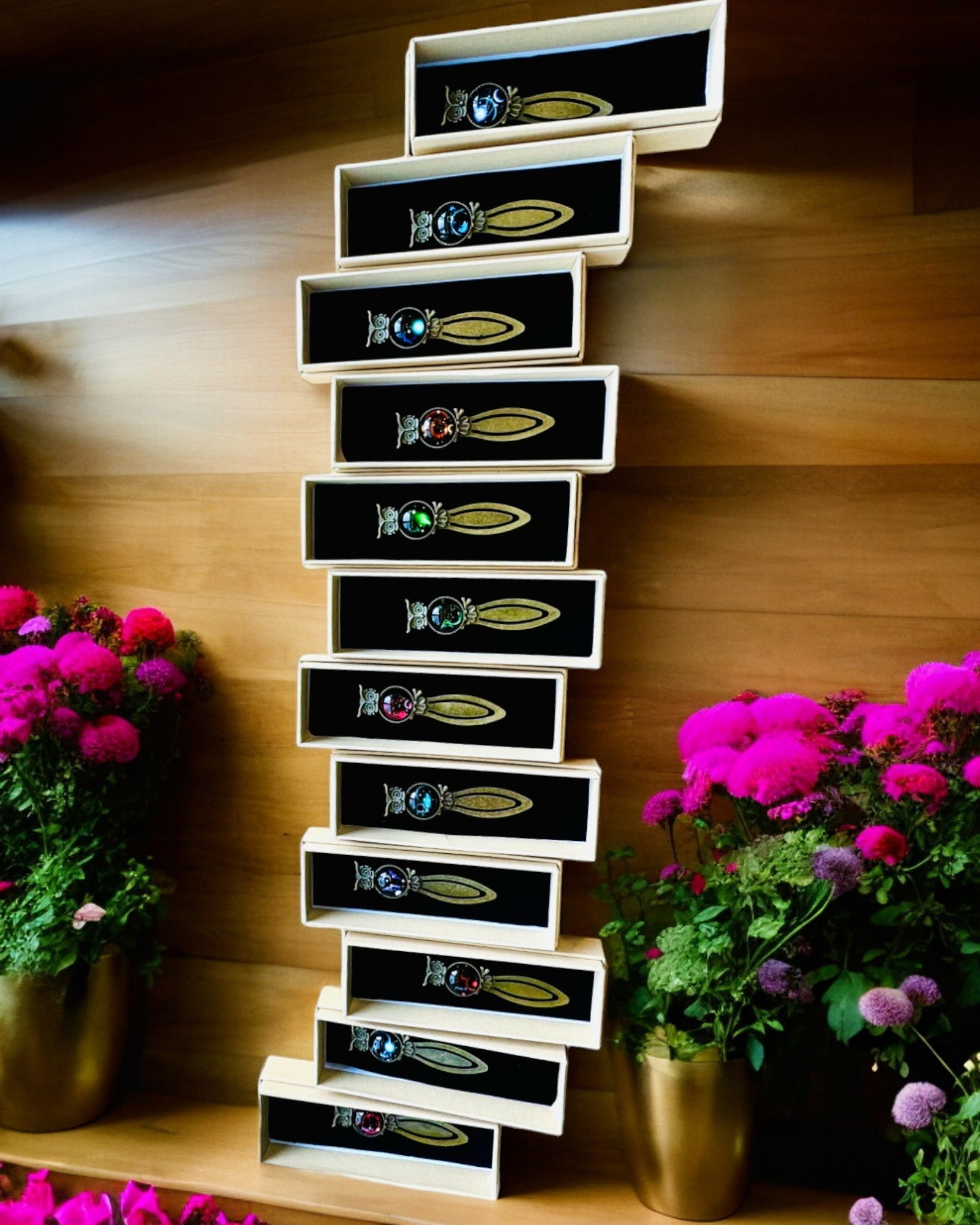 Bokmärke "Uggla med Konstellationer" - 12 varianter att välja mellan, personalisering med gravyr