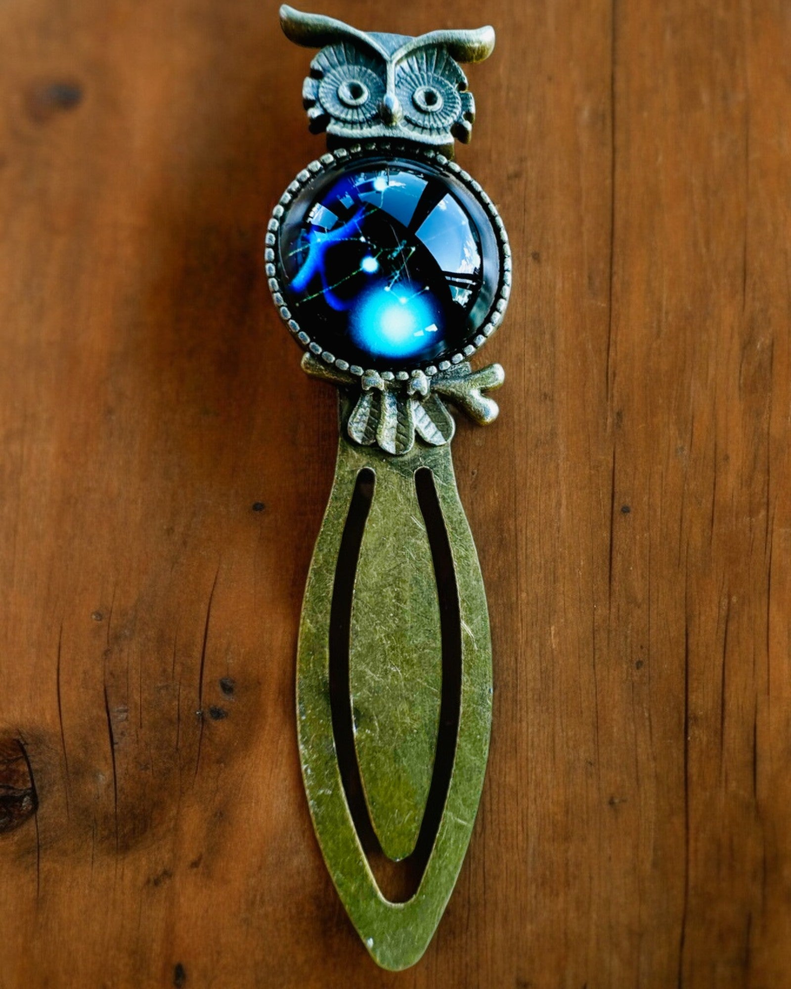 Bokmärke "Uggla med Konstellationer" - 12 varianter att välja mellan, personalisering med gravyr