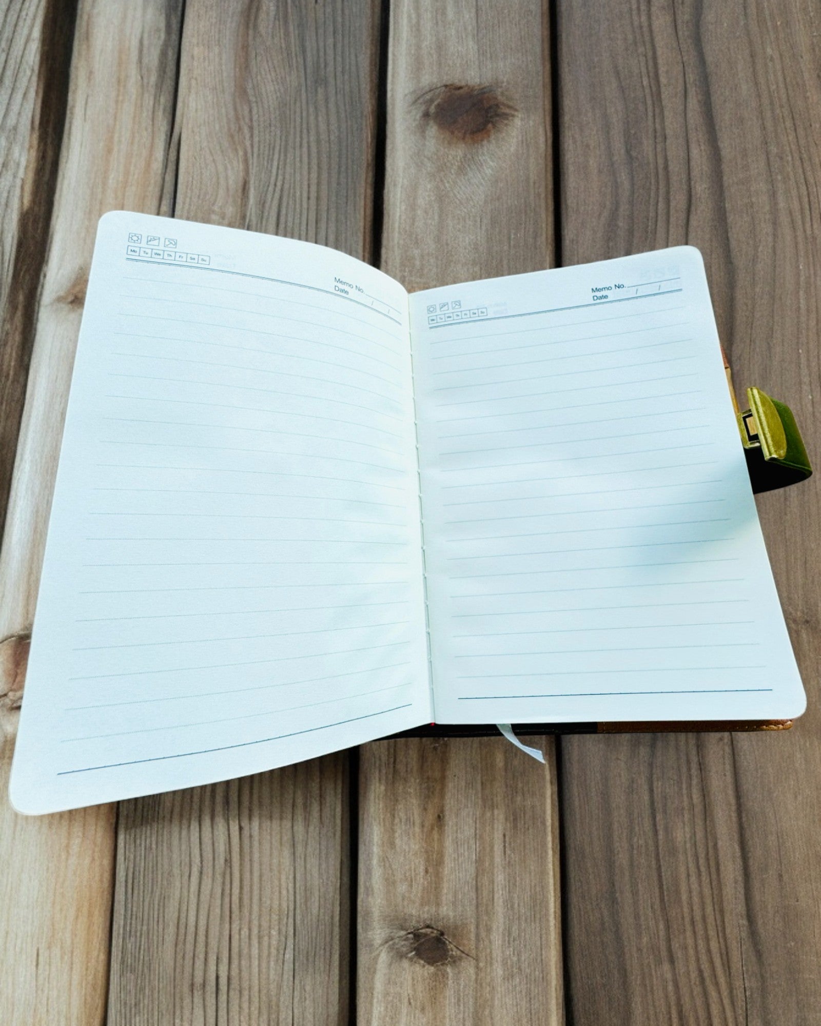 Exklusiv Läderanteckningsbok "Sekretnik" A5 med Kodlås - personalisering med gravyr