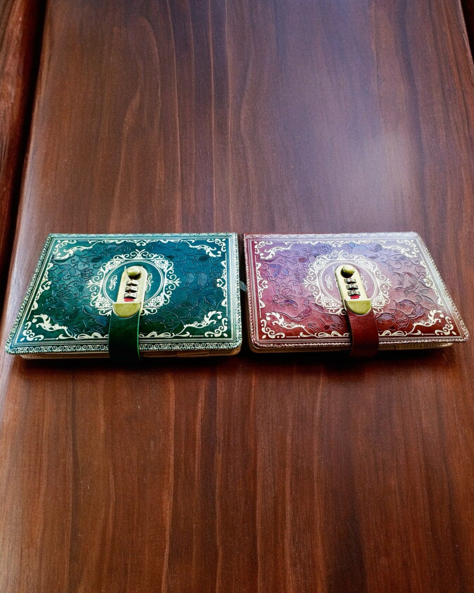 Exklusiv Läderanteckningsbok "Sekretnik" A5 med Kodlås - personalisering med gravyr