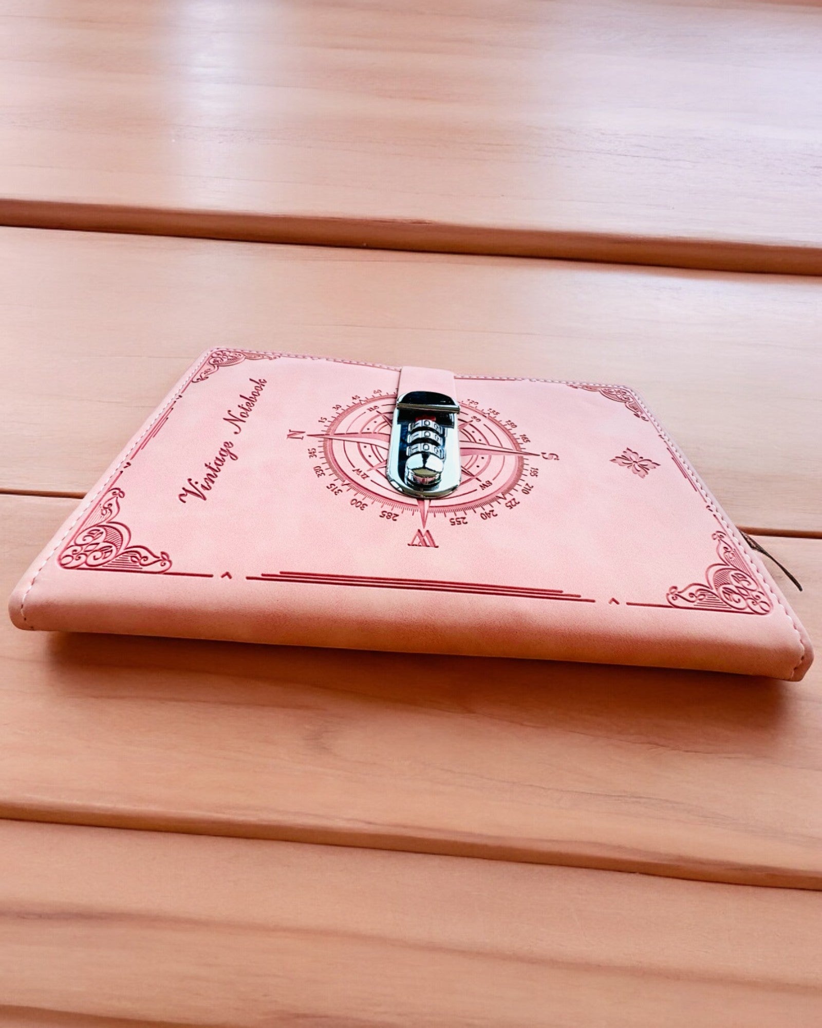 Sekretessanteckningsbok A5 Vintage med kodlås - Välj Din Stil, personlig gravyr som present