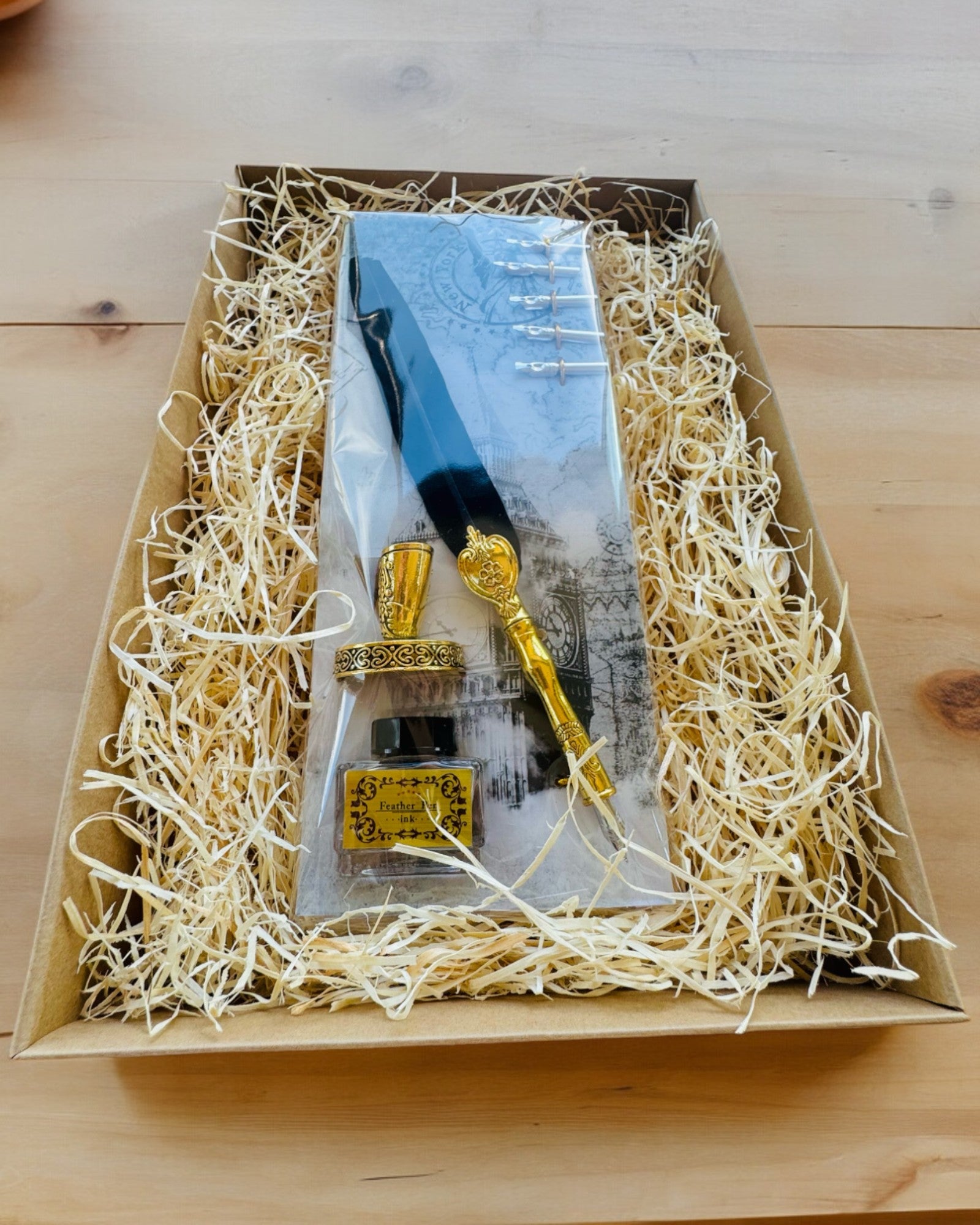 Elegant Gåsfjäder med Tillbehörsset - Royal Quill, möjlighet till personlig gravyr