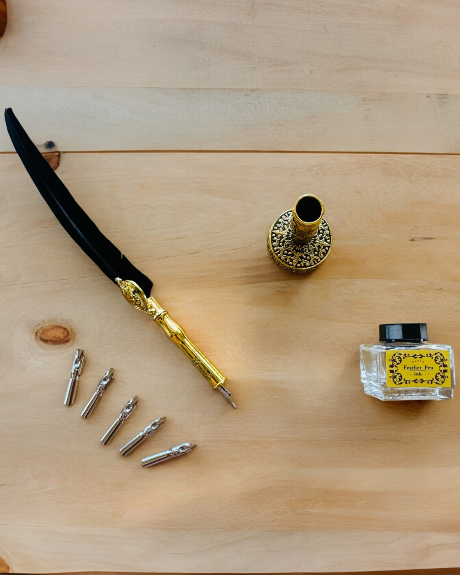 Elegant Gåsfjäder med Tillbehörsset - Royal Quill, möjlighet till personlig gravyr