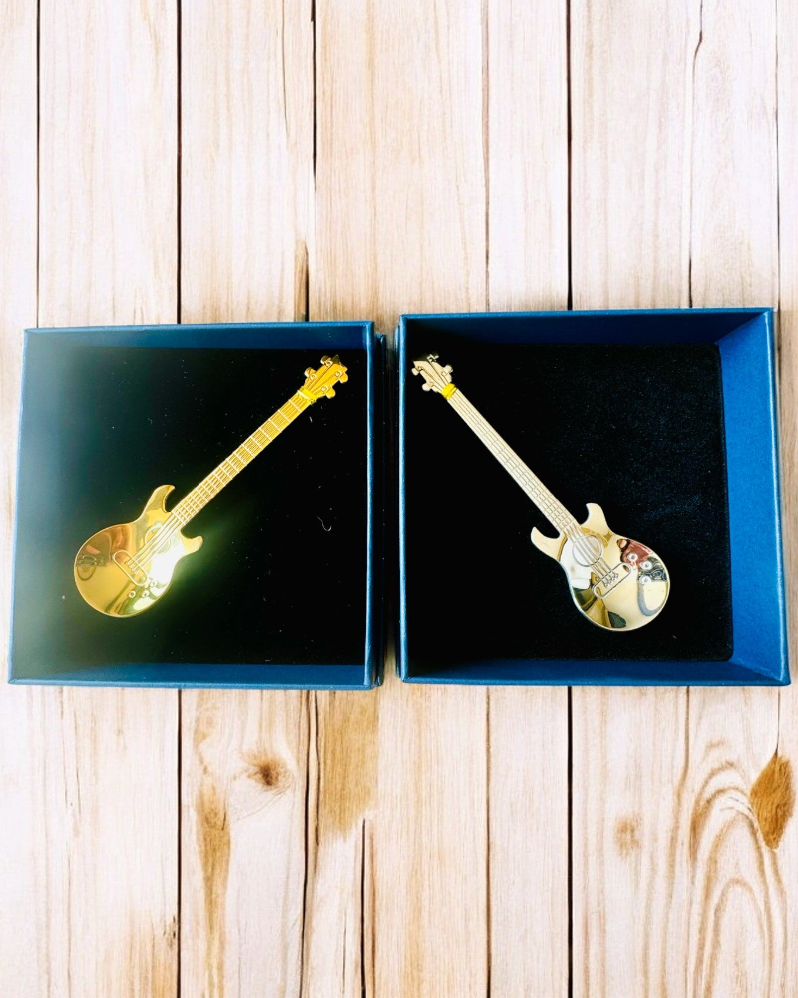 Sked "Strunowy Hit" med graveringsalternativ 2 färgvarianter att välja mellan