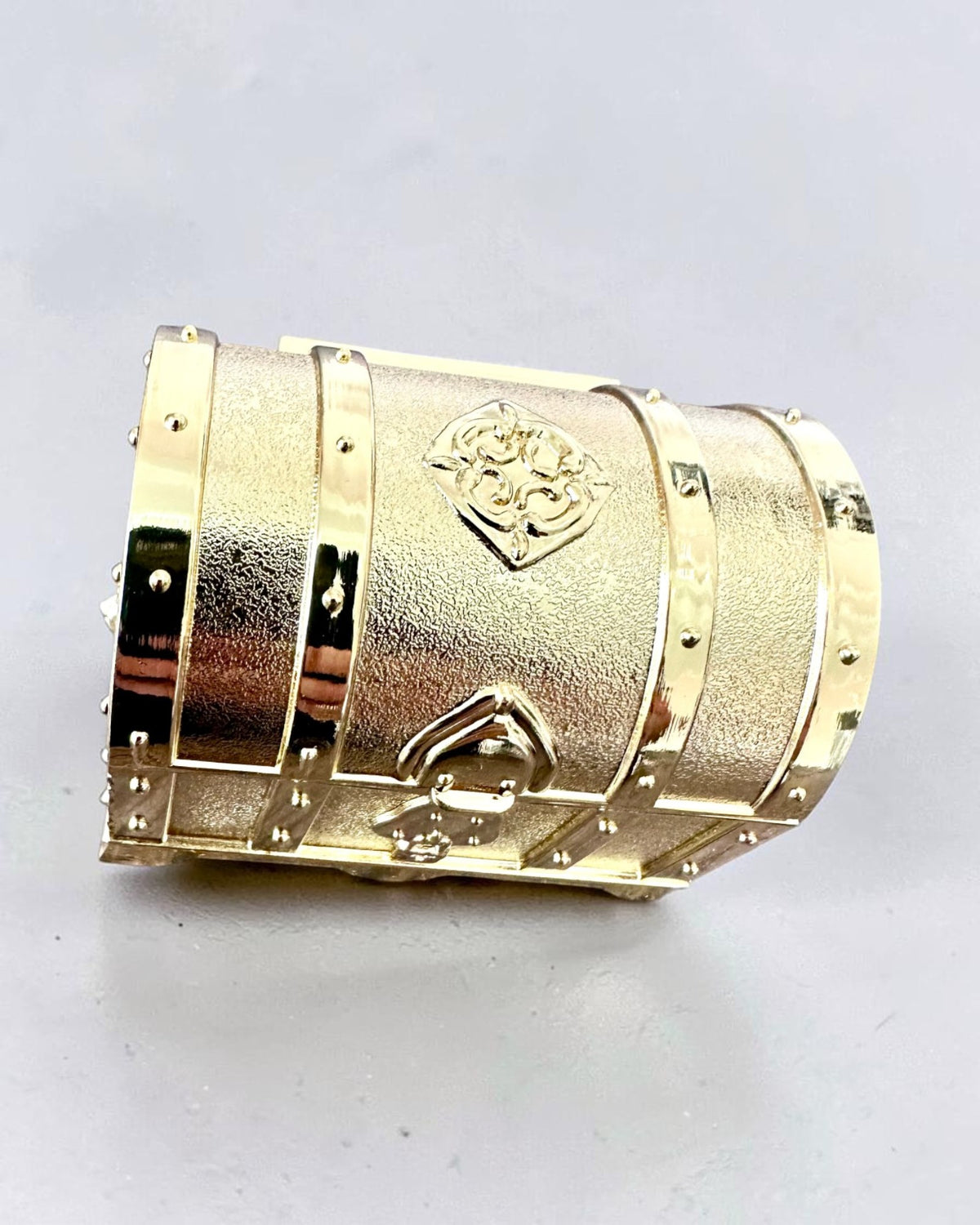 Retro metallskattkista med gravyr - Silverfärgad ask 7x5x5 cm