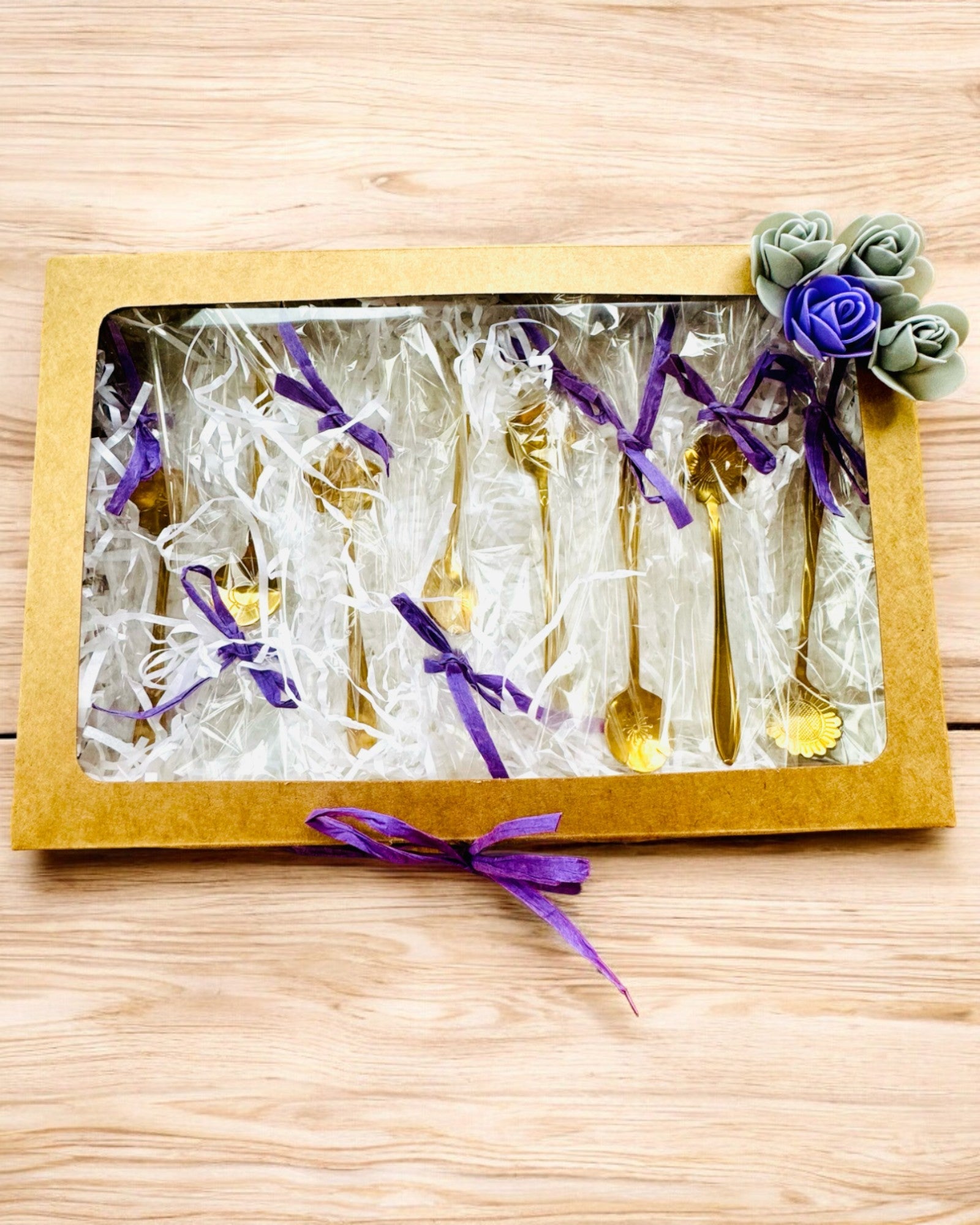 Zestaw Łyżeczek "Kwiatowa Rapsodia" - personalisering med gravyr som present, 2 varianter att välja mellan