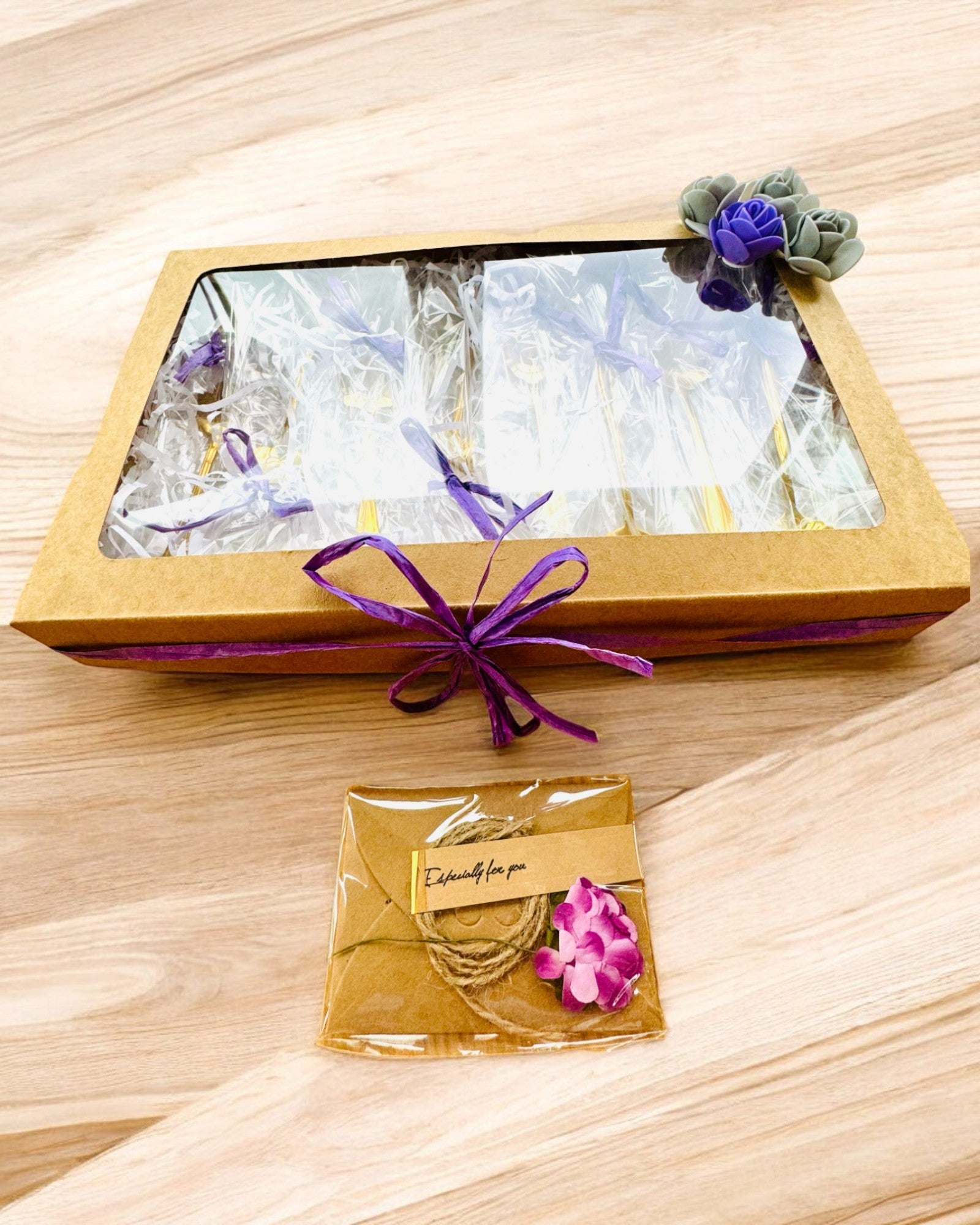 Zestaw Łyżeczek "Kwiatowa Rapsodia" - personalisering med gravyr som present, 2 varianter att välja mellan