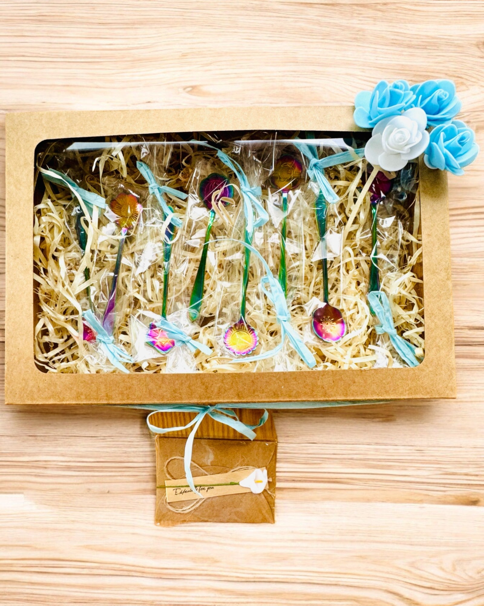 Zestaw Łyżeczek "Kwiatowa Rapsodia" - personalisering med gravyr som present, 2 varianter att välja mellan