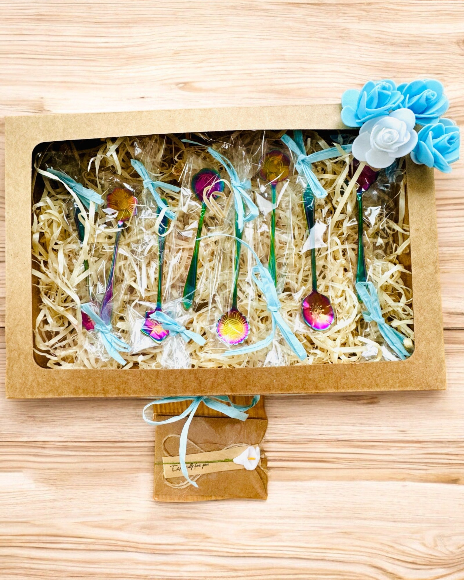 Zestaw Łyżeczek "Kwiatowa Rapsodia" - personalisering med gravyr som present, 2 varianter att välja mellan