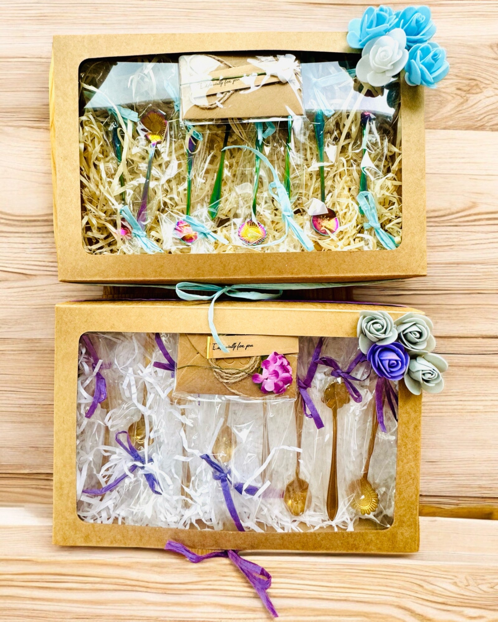 Zestaw Łyżeczek "Kwiatowa Rapsodia" - personalisering med gravyr som present, 2 varianter att välja mellan